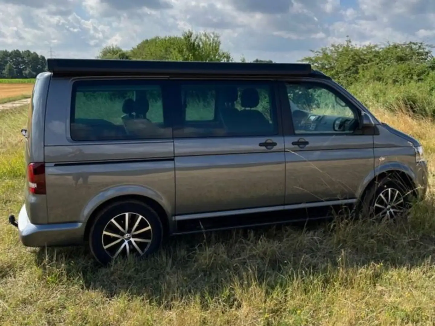 Volkswagen T5 California Beach Edition Gri - 1