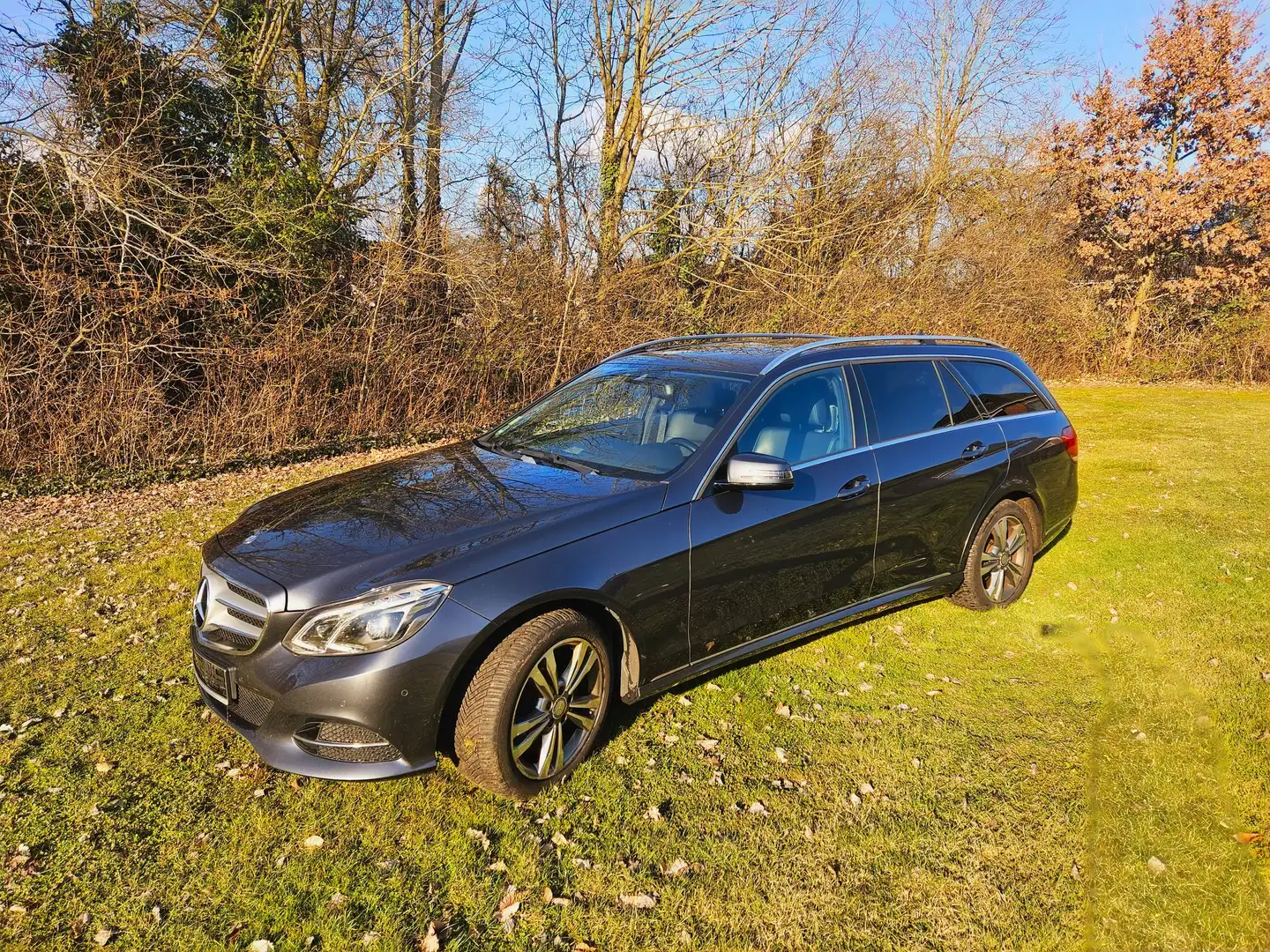 Mercedes-Benz E 220 E-Klasse T-Modell Diesel T BlueTEC 9G-TRONIC Editi Grau - 2