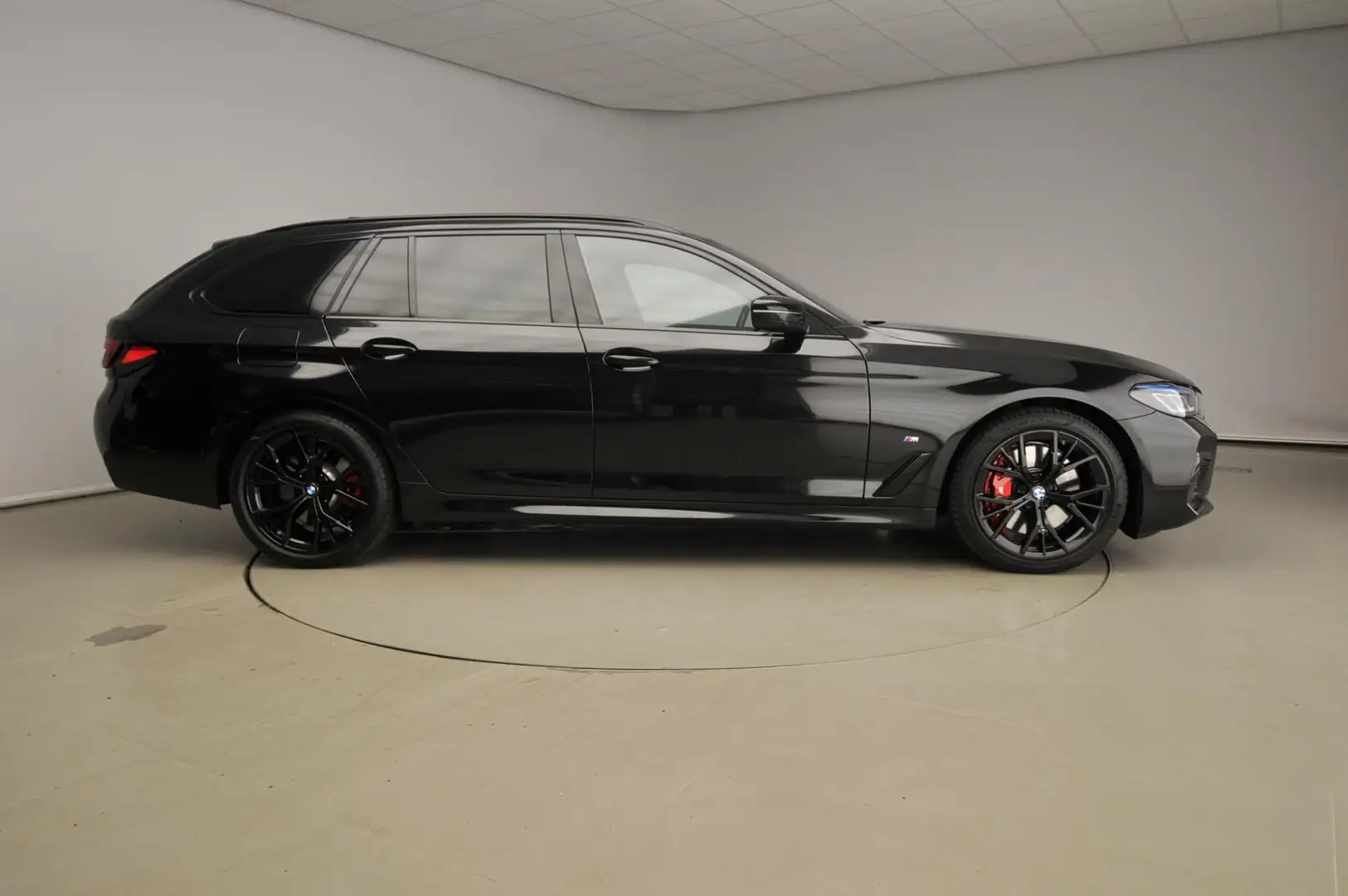 BMW 540 5 Serie Touring 540i xDrive | M-Sportpakket | Lase Fekete - 2