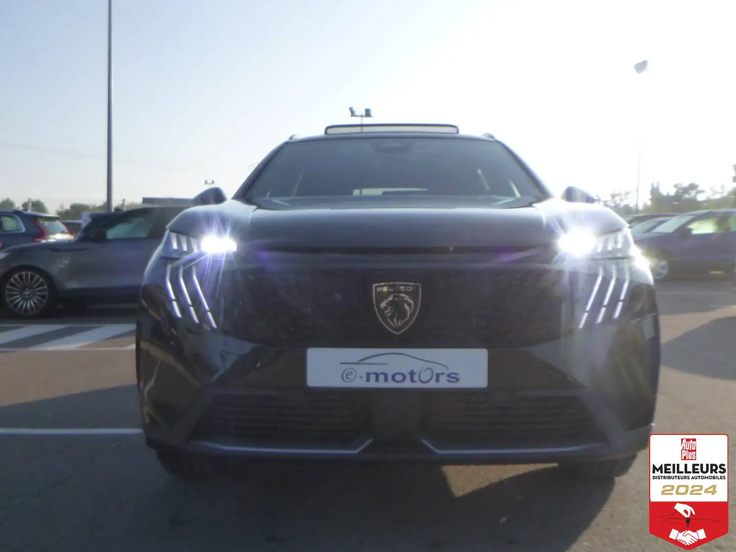 Peugeot 5008 Hybrid 145 e-DCS6 GT +Toit ouvrant +Pack 360Â° +Pack Hiver Noir - 2