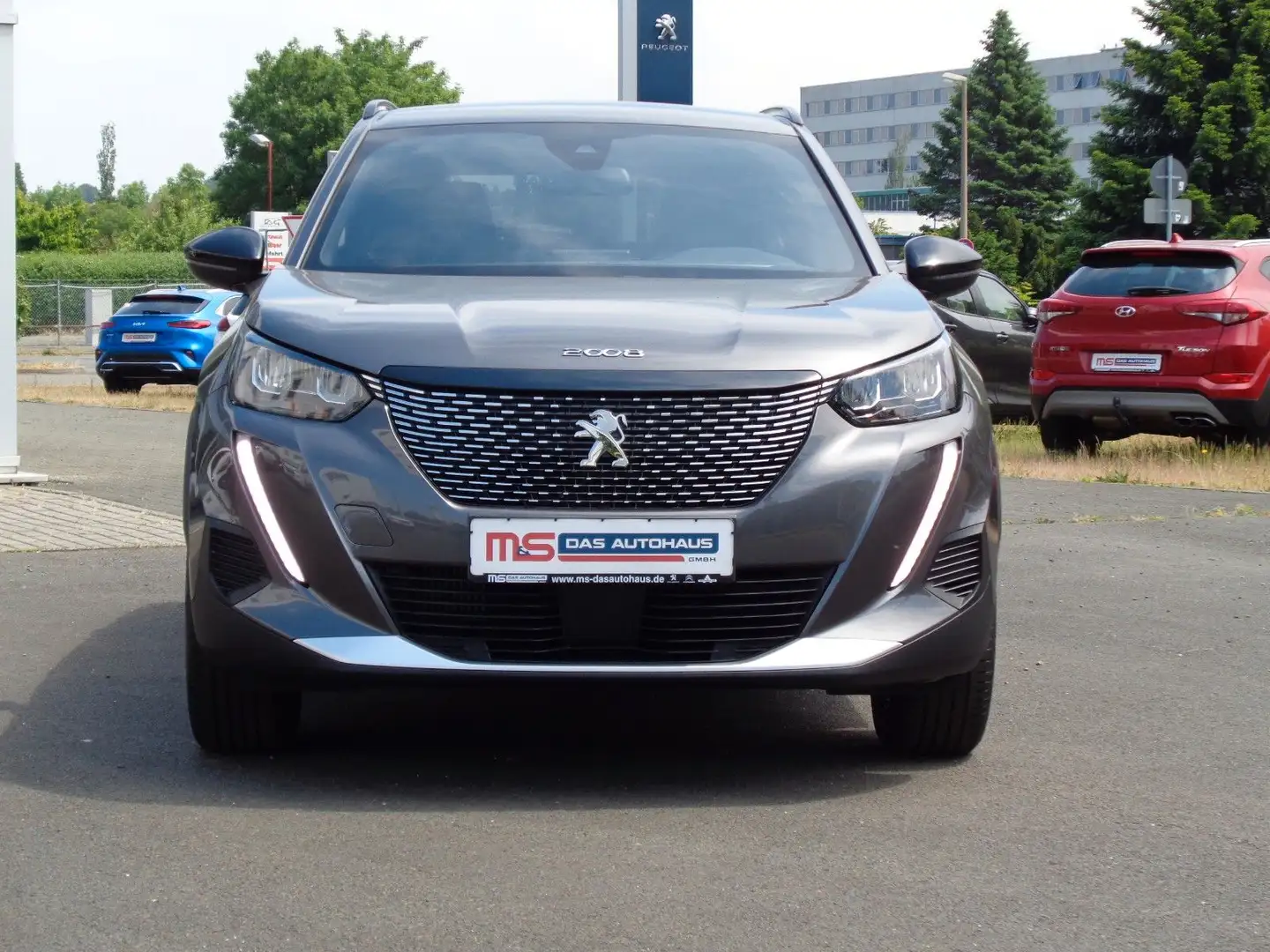 Peugeot 2008 ALLURE PACK PT 130 EAT8 *Navi*KEYLESS*LED* Grau - 2