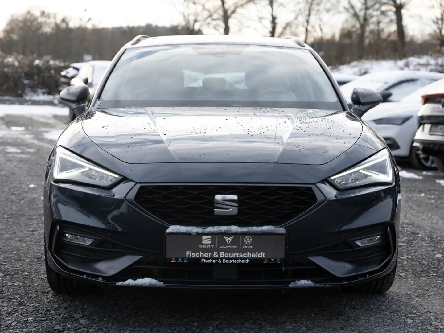 SEAT Leon Sportstourer 1.5 eTSI FR NAVI ACC LED KA Grau - 2