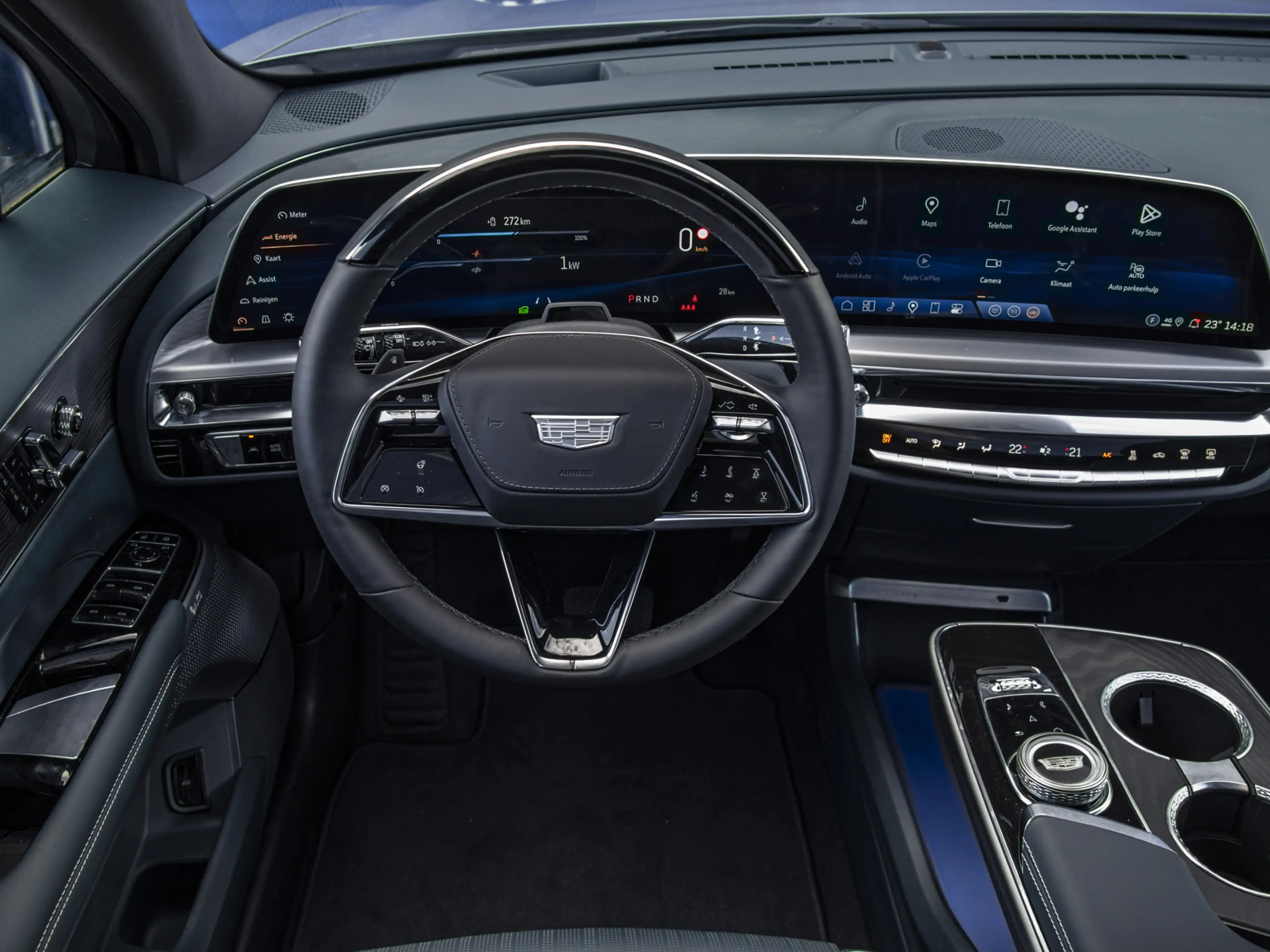 Cadillac Lyriq Sport 600 EV / Juniper Interior — photo 14