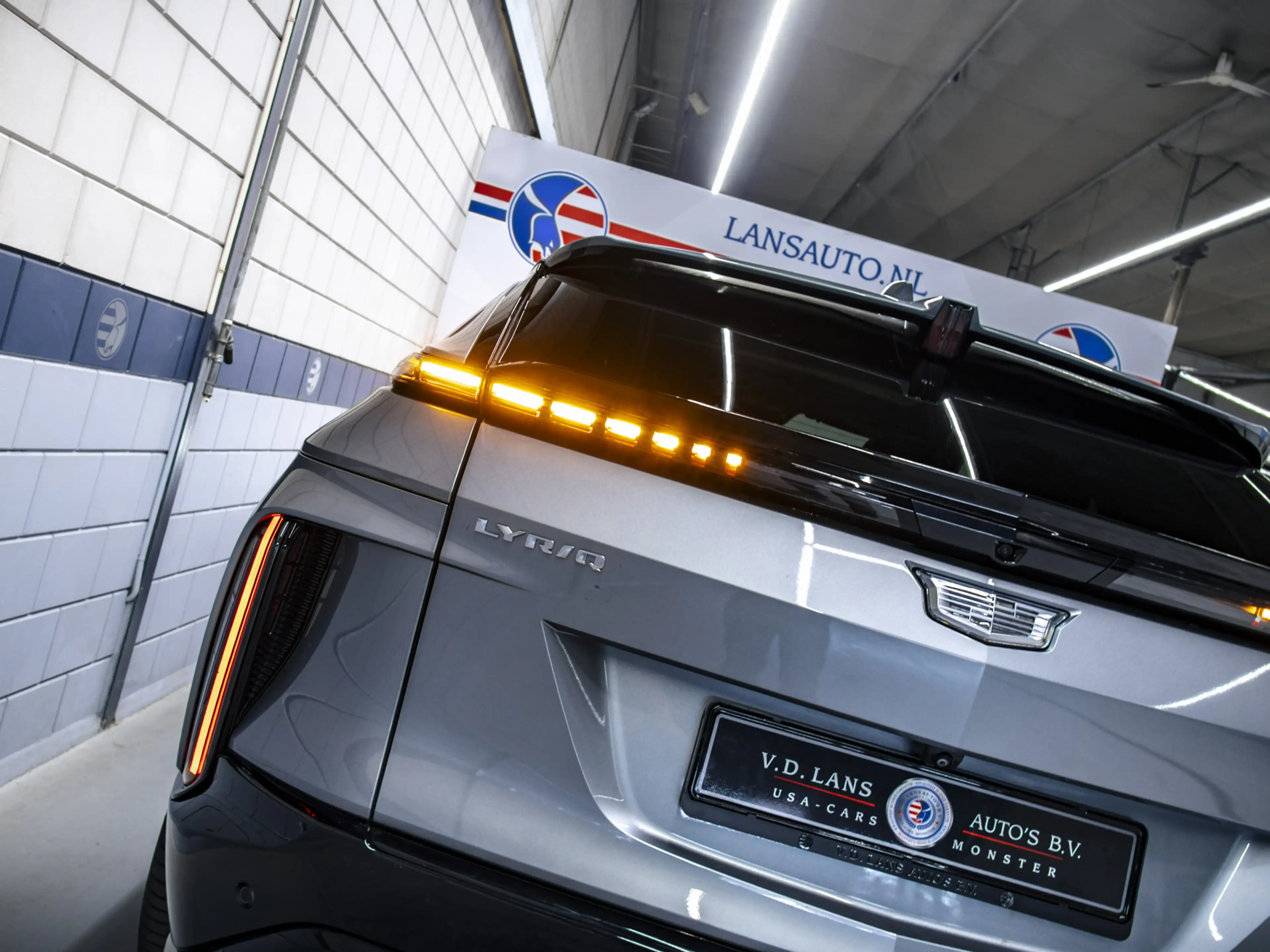 Cadillac Lyriq Sport 600 EV / Juniper Interior — photo 8