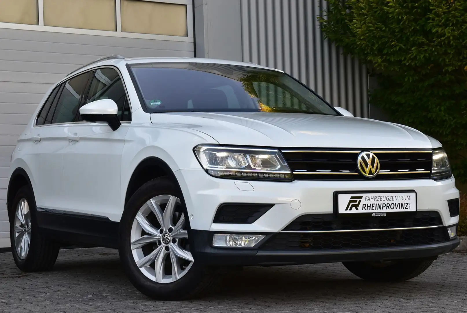 Volkswagen Tiguan Highline/LED/AHK/Digital Cockpit/SHZ Weiß - 1