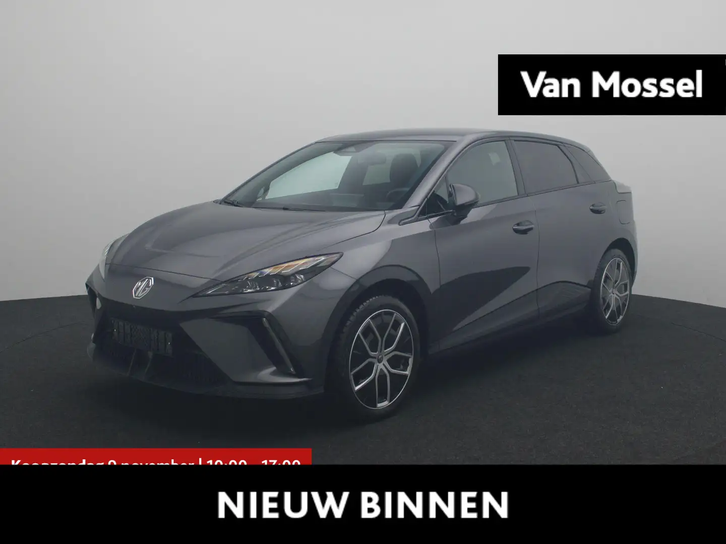 MG MG4 64 kWh Luxury Long Range | 1e-Eigenaar | 5.522km!! Grijs - 1