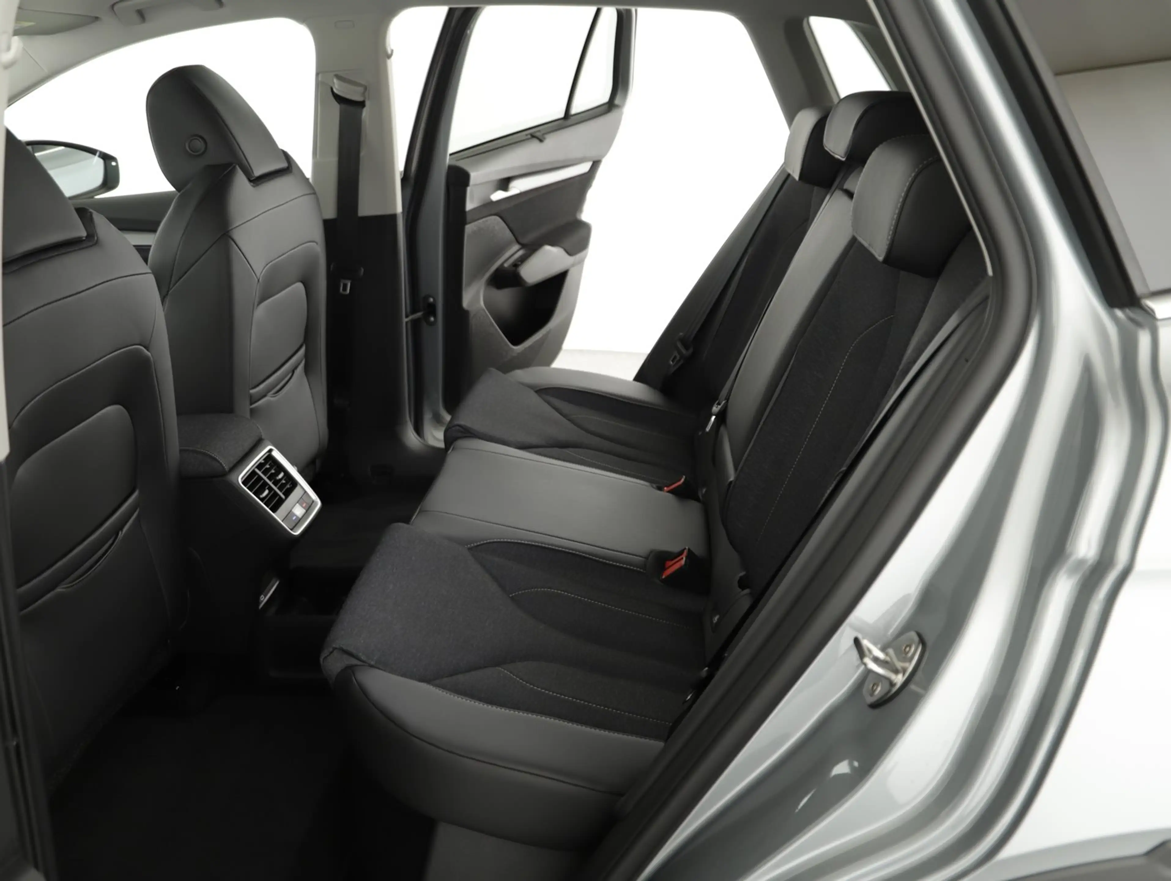 Skoda Elroq 85 — photo 13