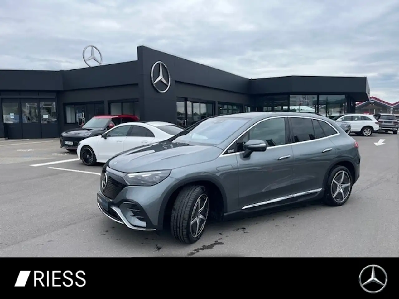 Mercedes-Benz EQE SUV