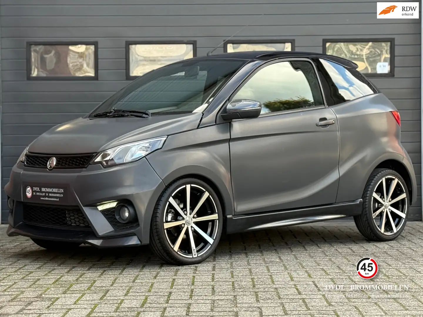 Aixam GTI Coupé Brommobiel AIRCO 2017 1e eig 37dkm BOMVOL! Grau - 1