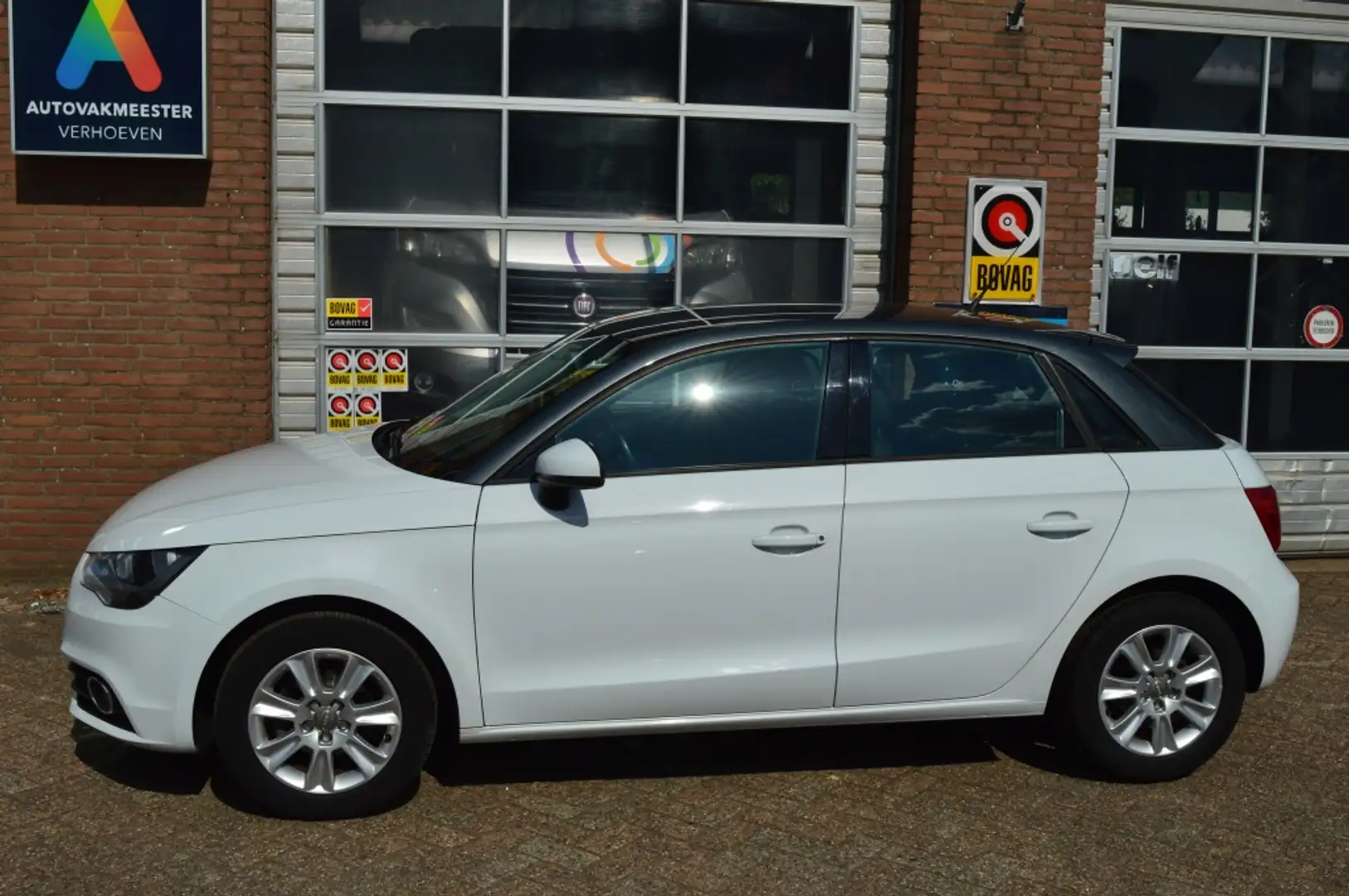 Audi A1 Sportback, Airco, Cruise control 1.2 TFSI Attr. PL Grijs - 2