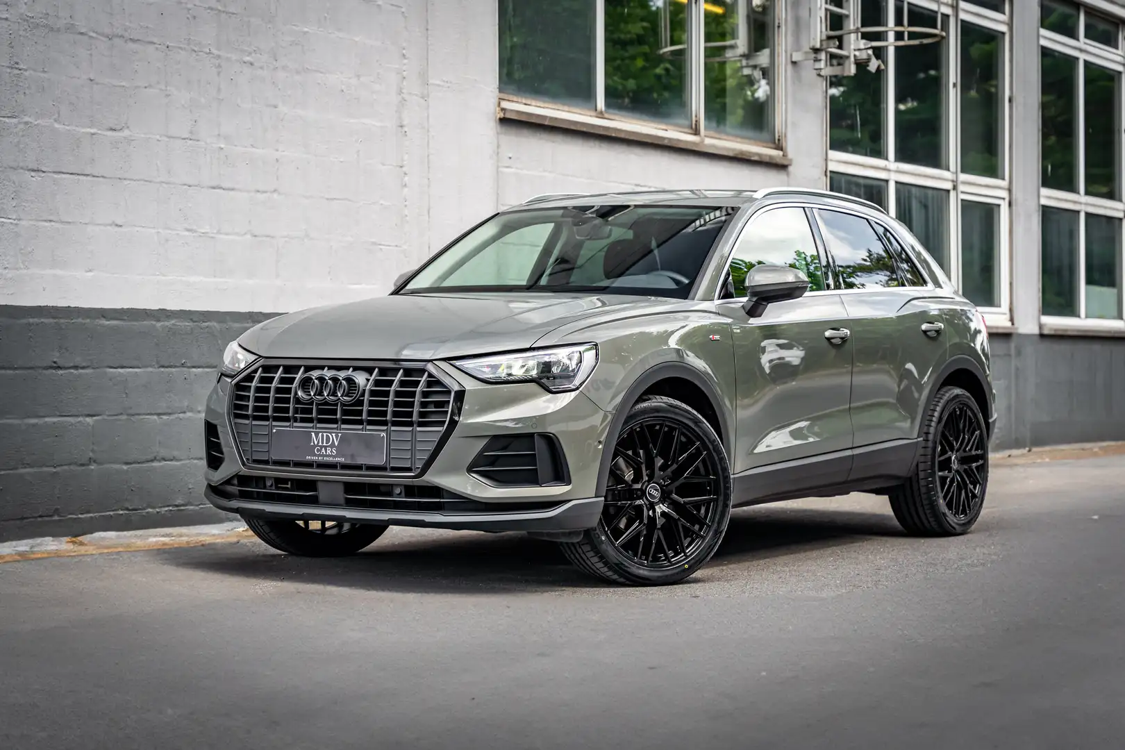 Audi Q3 S-LINELOOK Grijs - 1