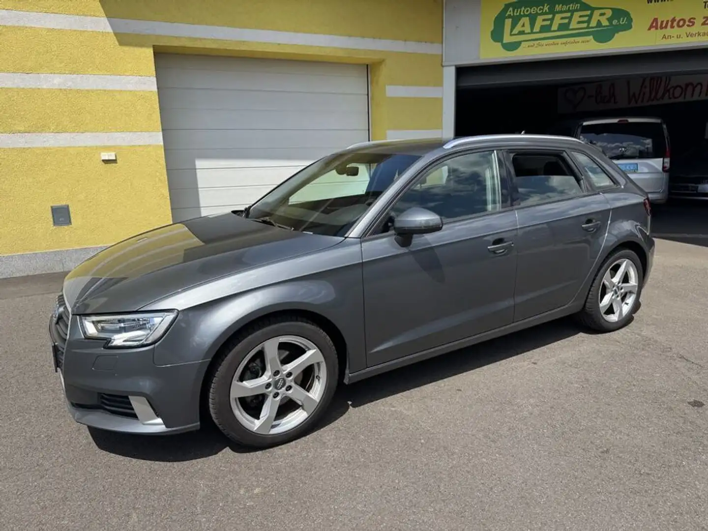 Audi A3 Sportback 1.6TDI Aut. Sport -nur 64500km TOP! Grau - 2