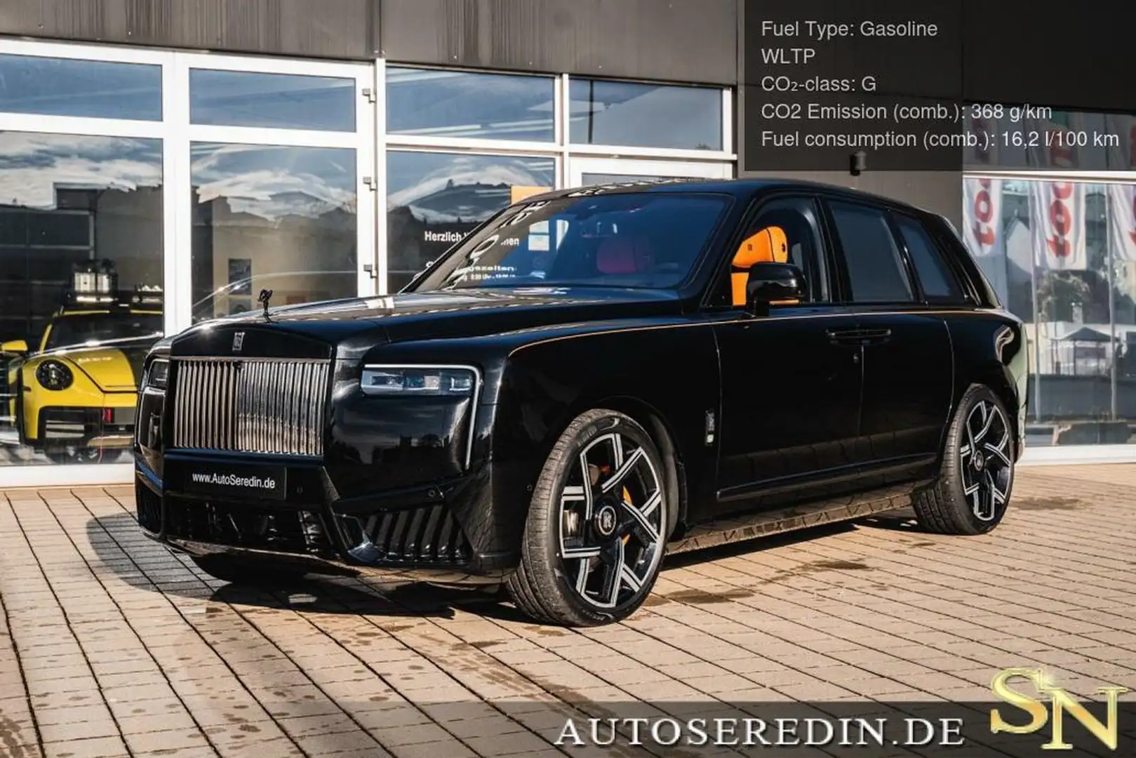 Rolls-Royce Cullinan SERIES II BLACK BADGE WITH FOOTREST Zwart - 1