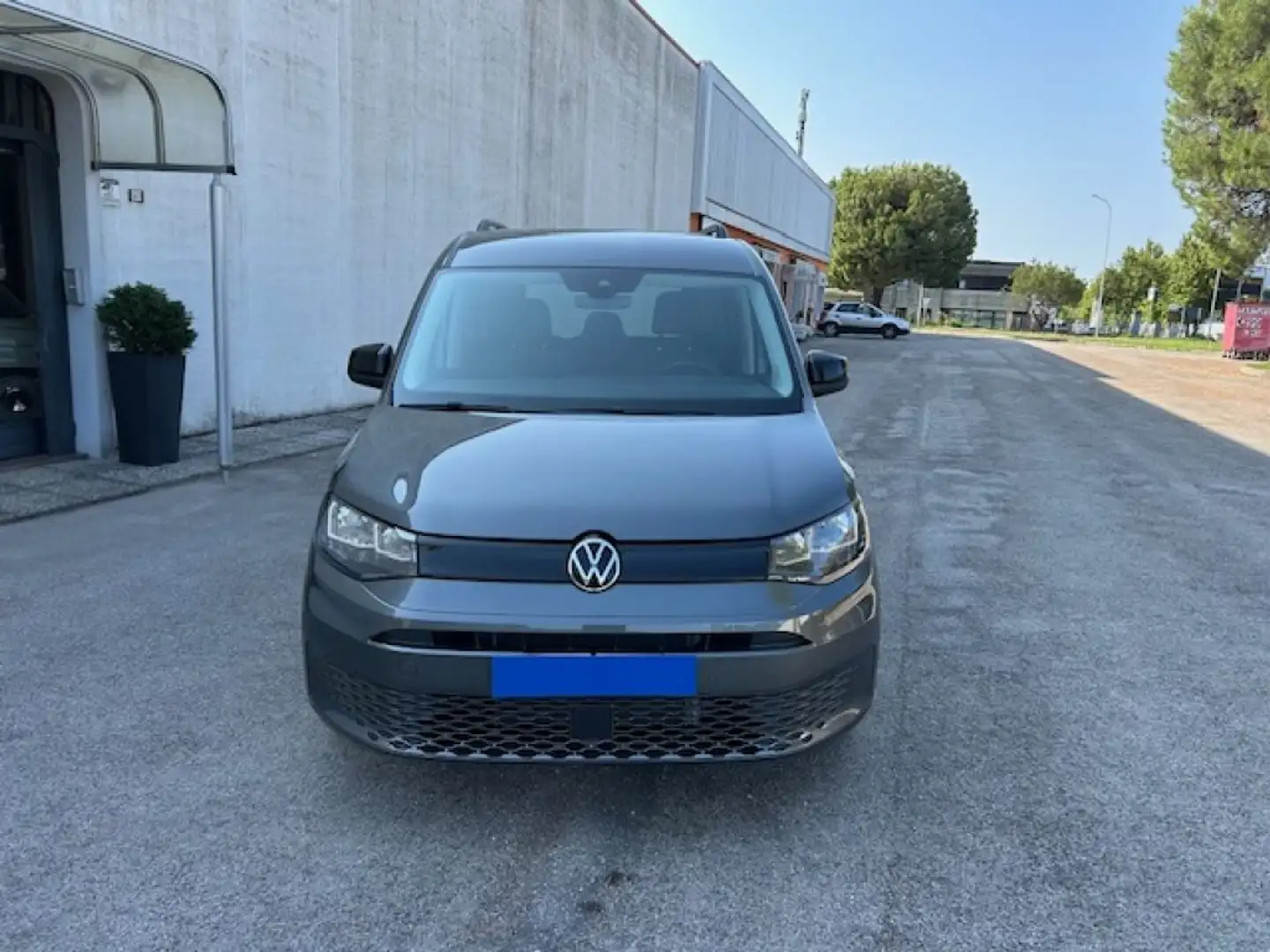 Volkswagen Caddy 2.0 TDI 102 CV Space 5 posti iva inclusa Grigio - 2