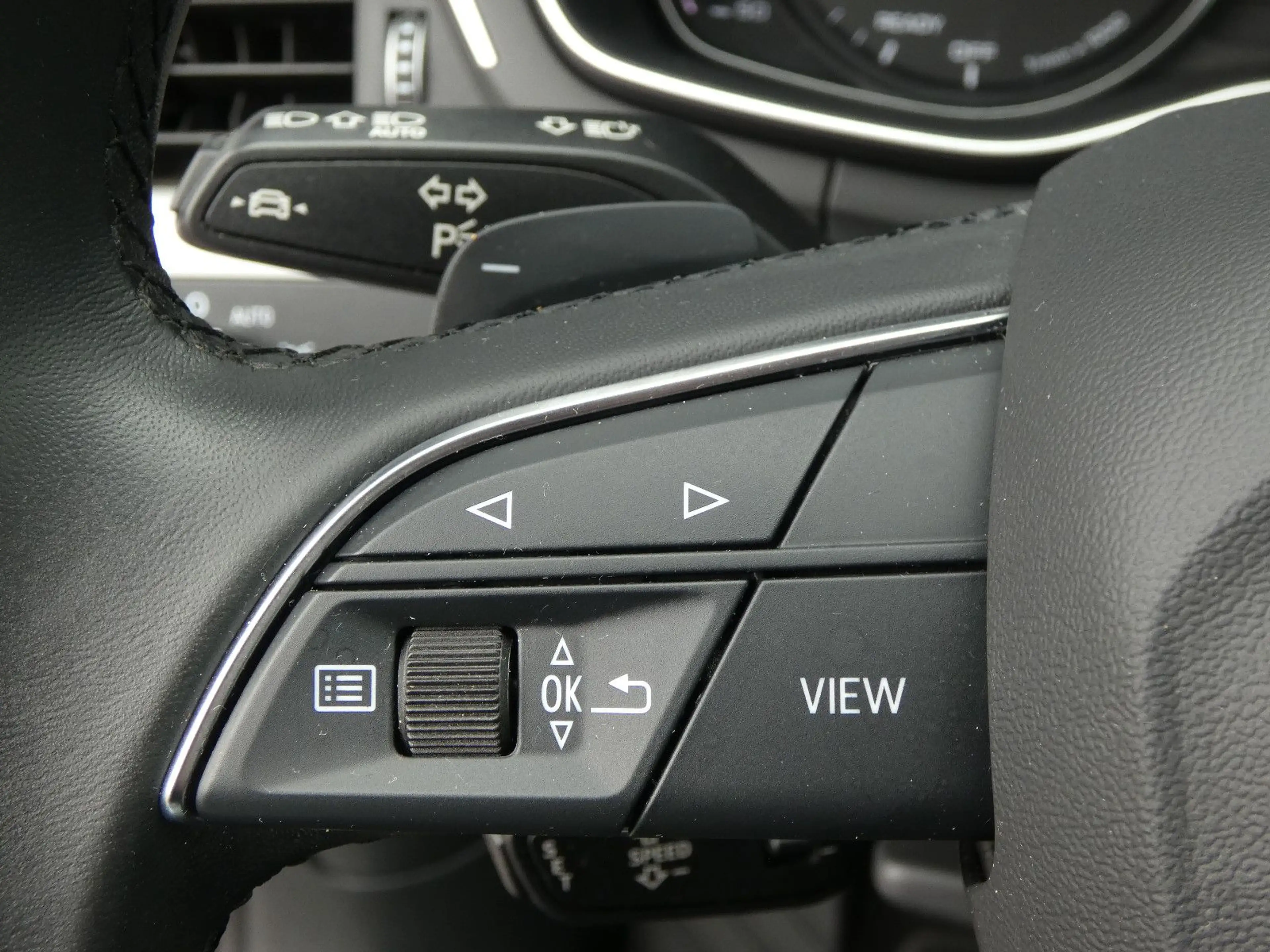 Audi A4 35 TDI S tronic Matrix Nav ACC Kamera HiFi 18 — photo 14