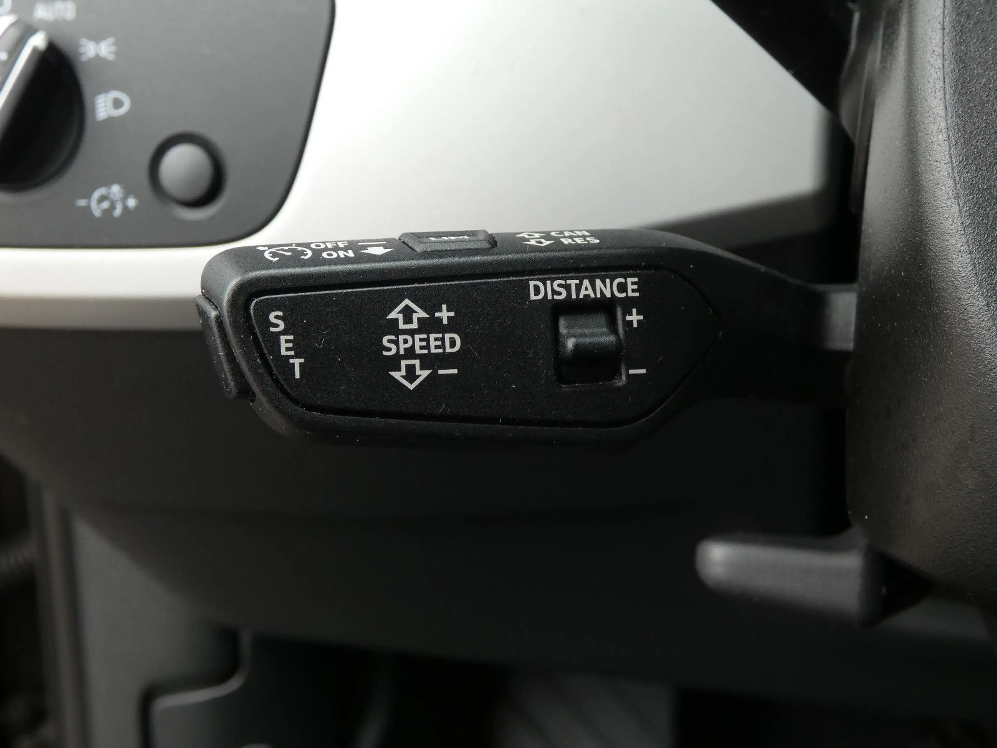Audi A4 35 TDI S tronic Matrix Nav ACC Kamera HiFi 18 — photo 19