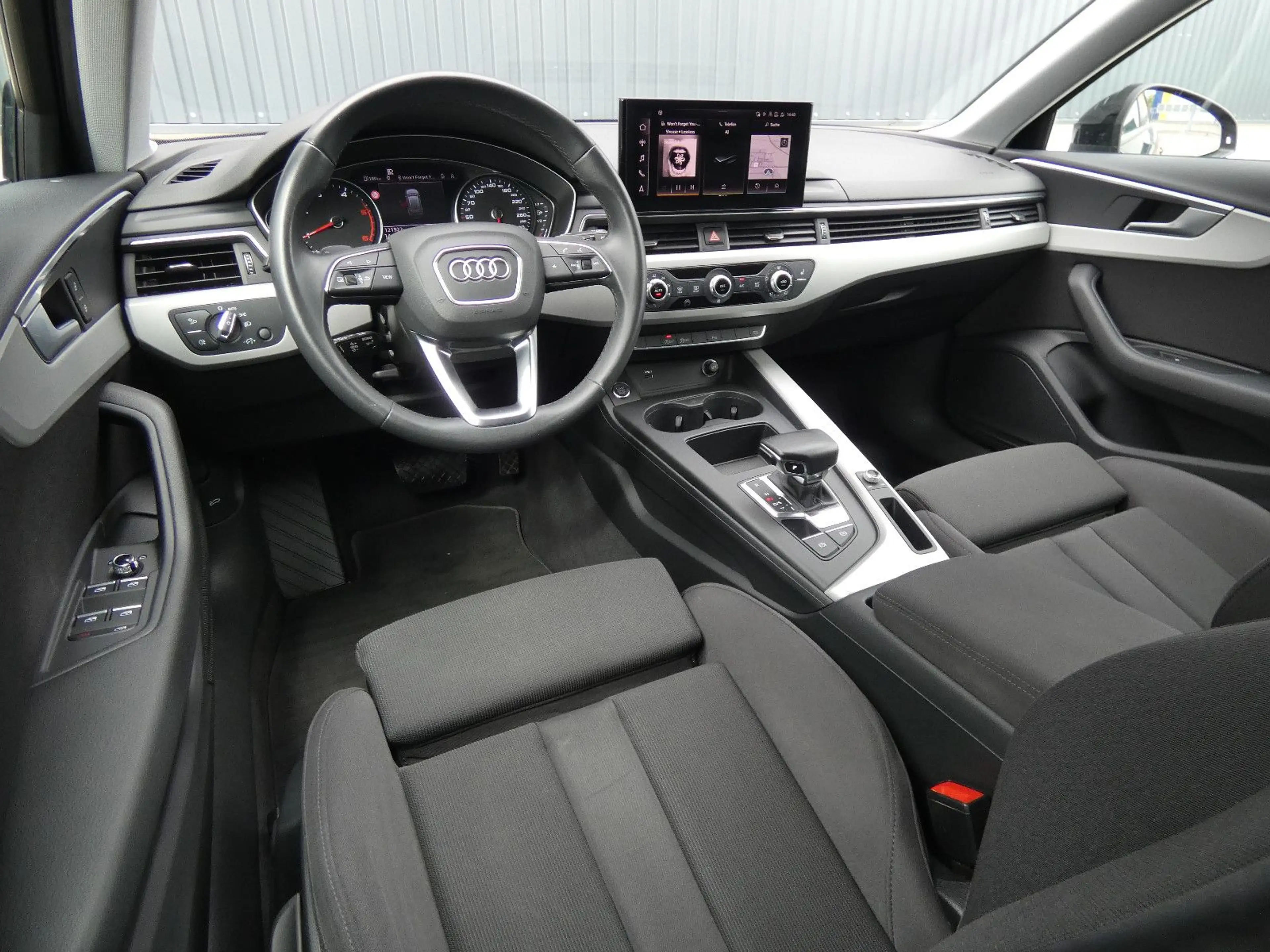 Audi A4 35 TDI S tronic Matrix Nav ACC Kamera HiFi 18 — photo 3