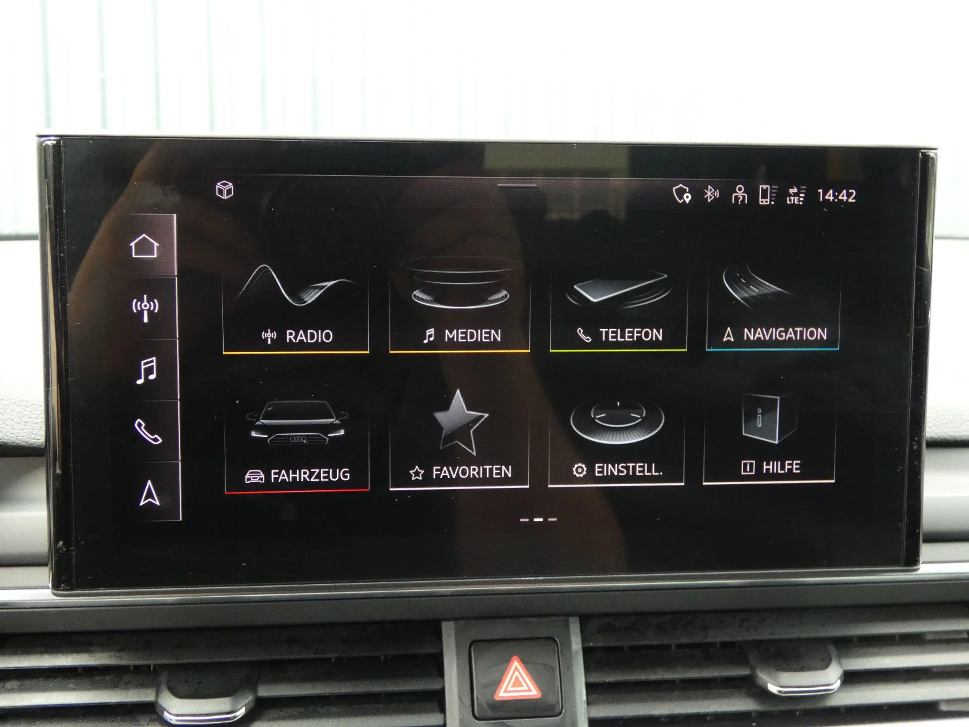 Audi A4 35 TDI S tronic Matrix Nav ACC Kamera HiFi 18 — photo 12