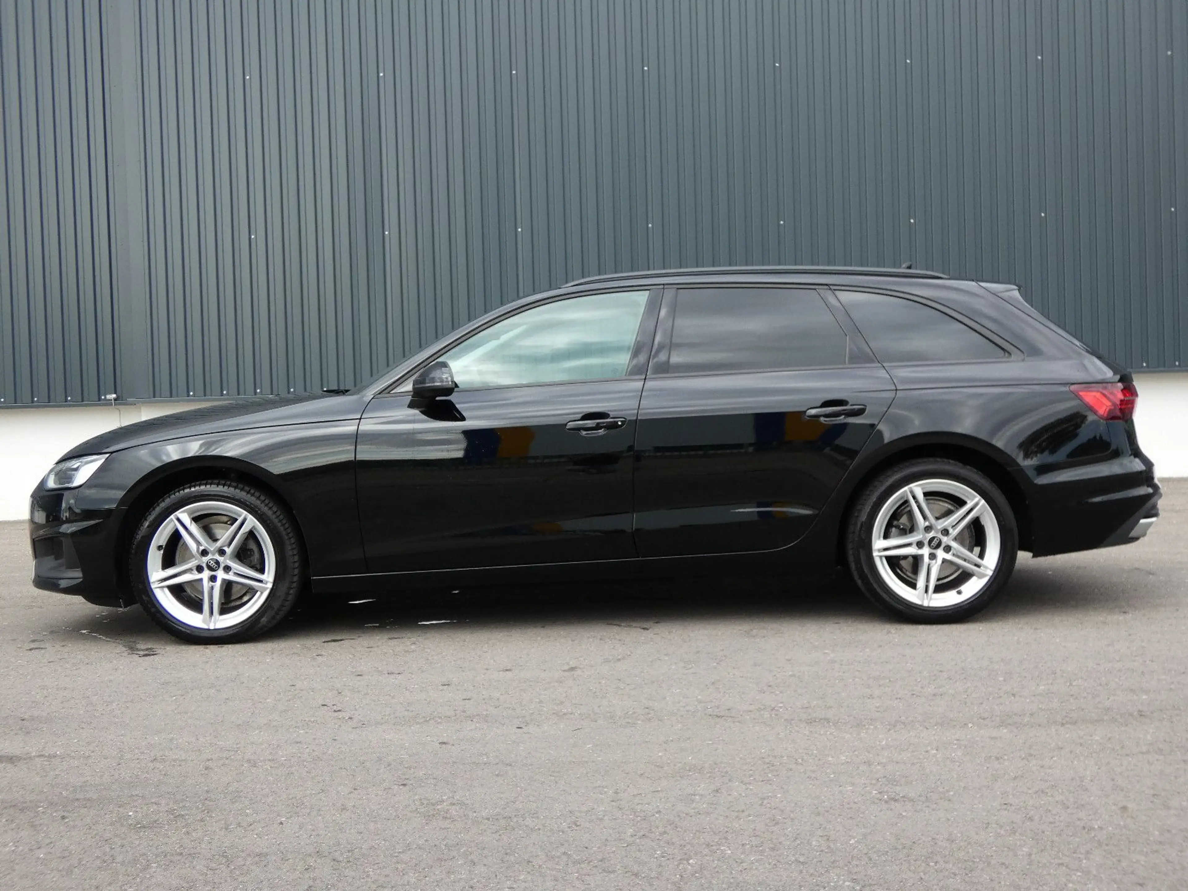 Audi A4 35 TDI S tronic Matrix Nav ACC Kamera HiFi 18 — photo 24