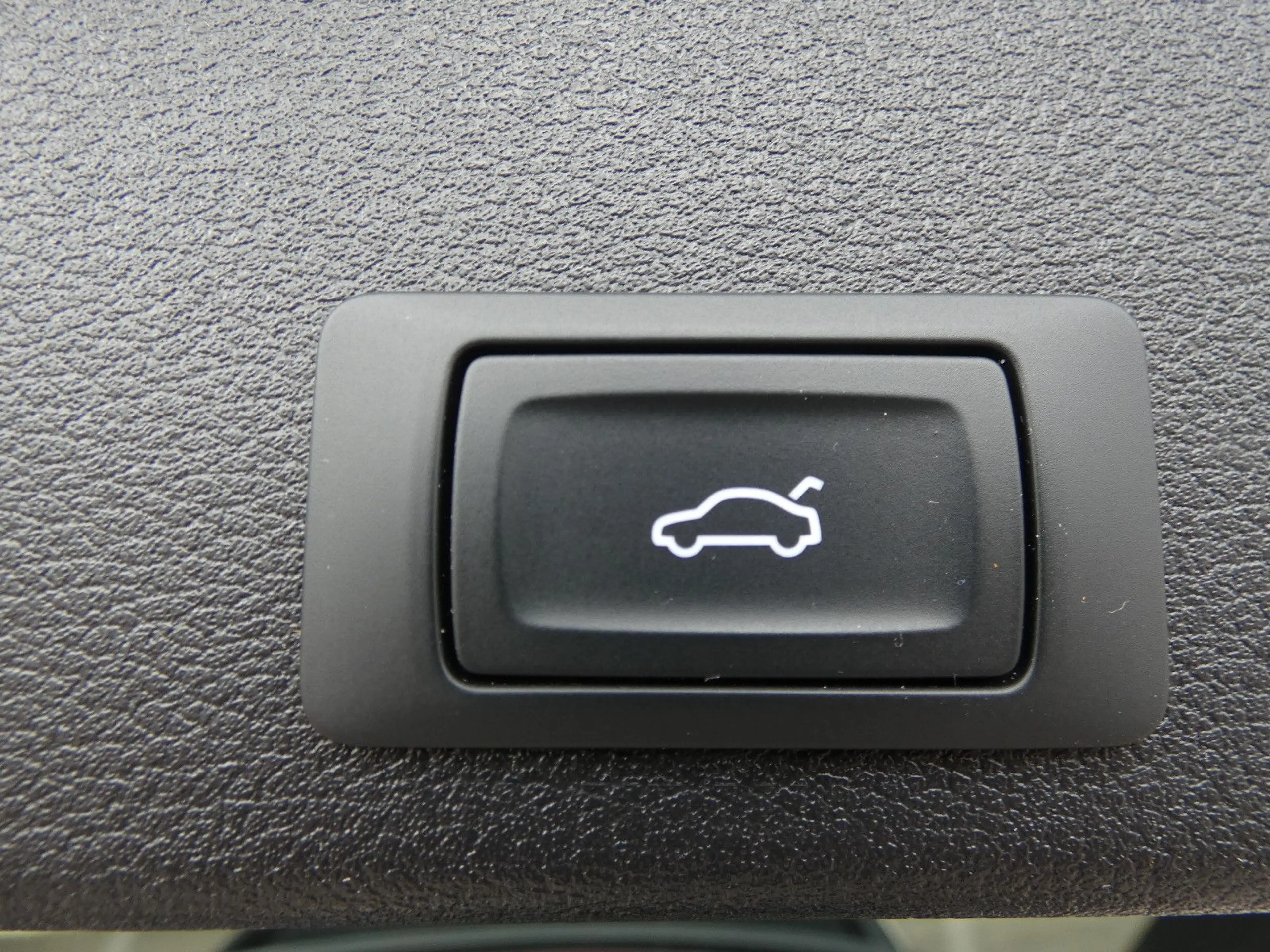 Audi A4 35 TDI S tronic Matrix Nav ACC Kamera HiFi 18 — photo 22