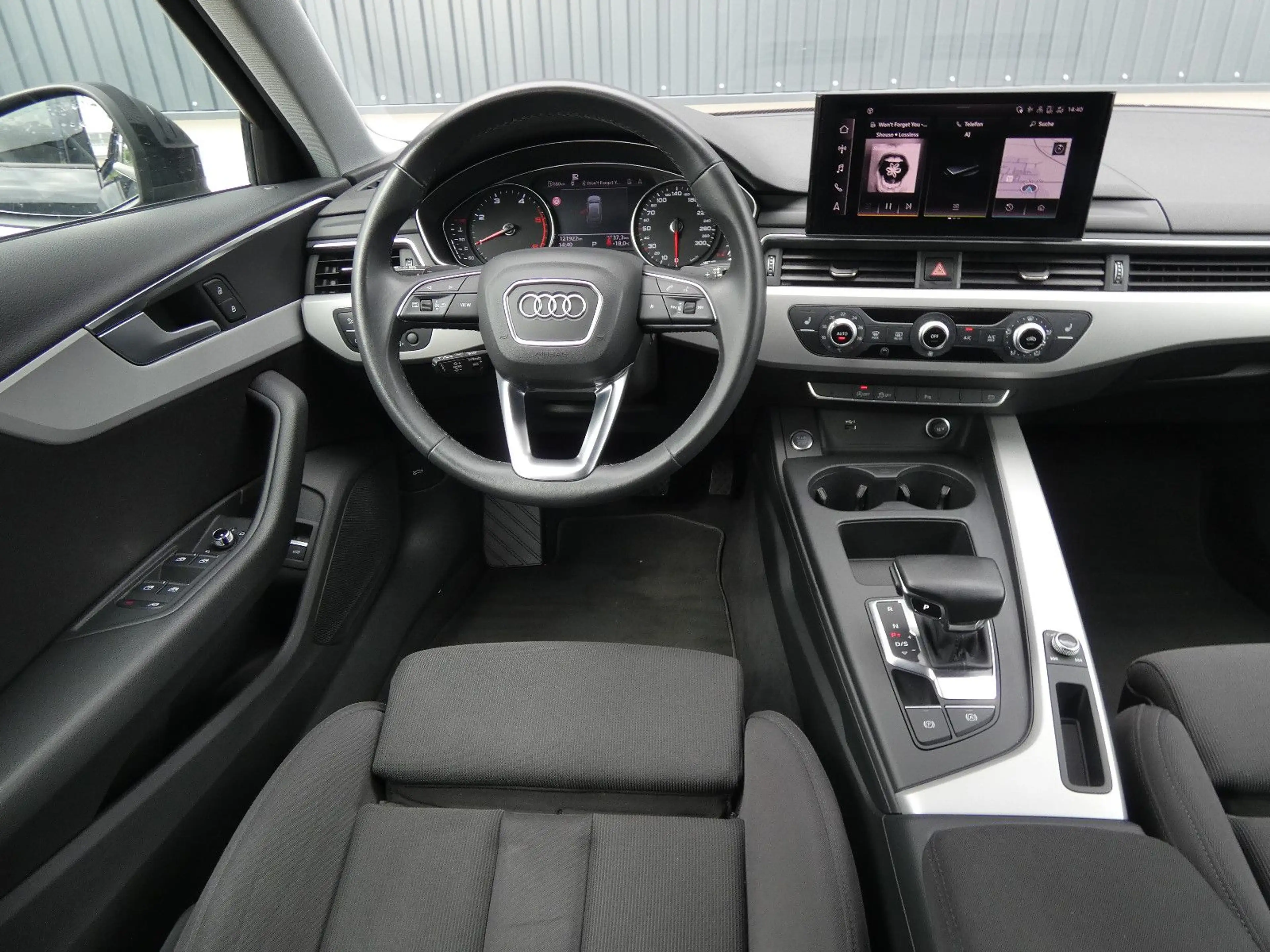 Audi A4 35 TDI S tronic Matrix Nav ACC Kamera HiFi 18 — photo 4