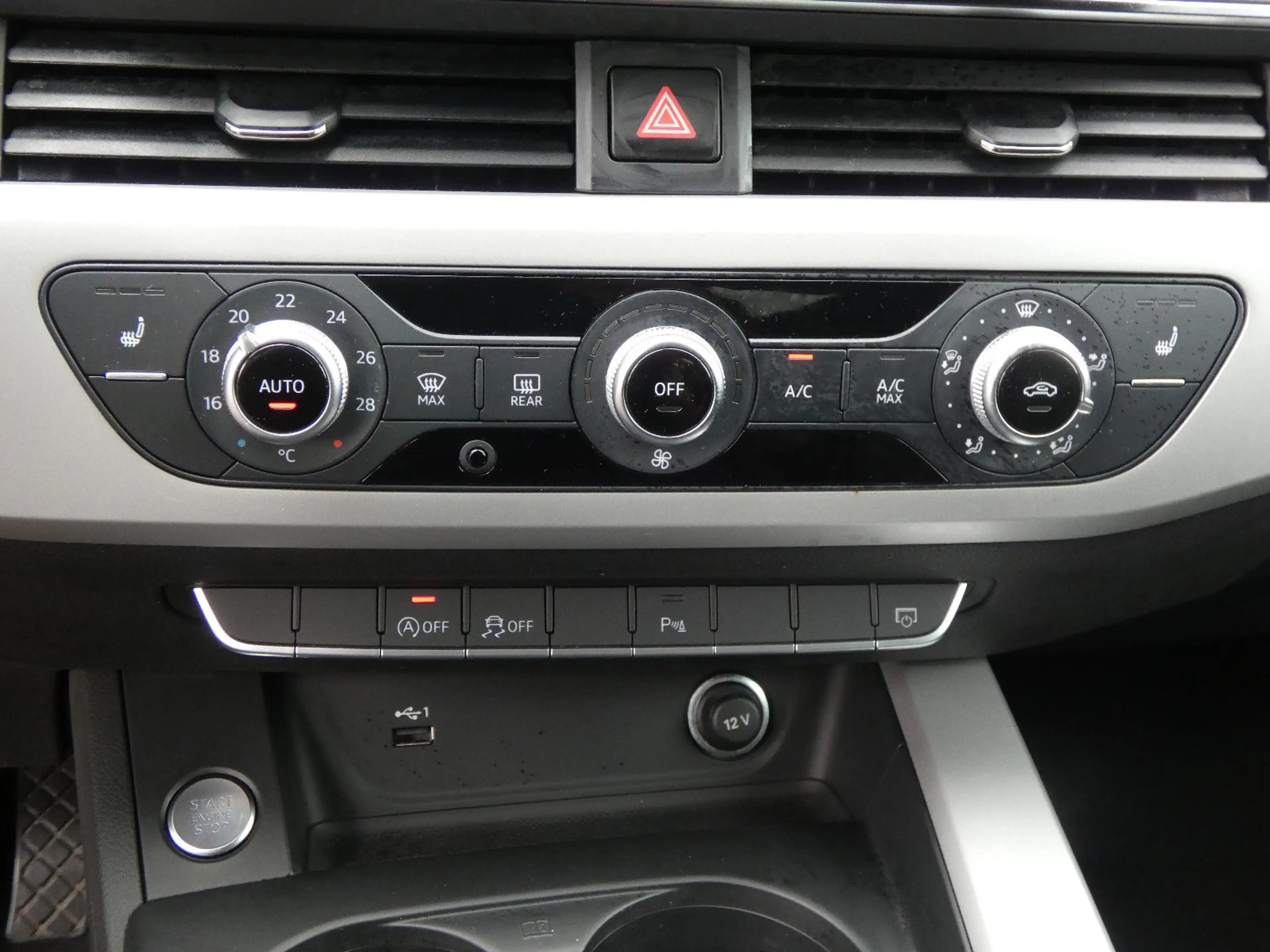 Audi A4 35 TDI S tronic Matrix Nav ACC Kamera HiFi 18 — photo 17