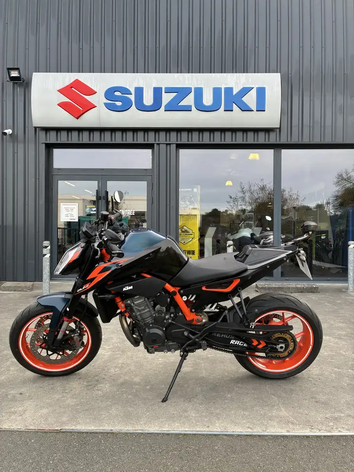KTM 890 Duke R