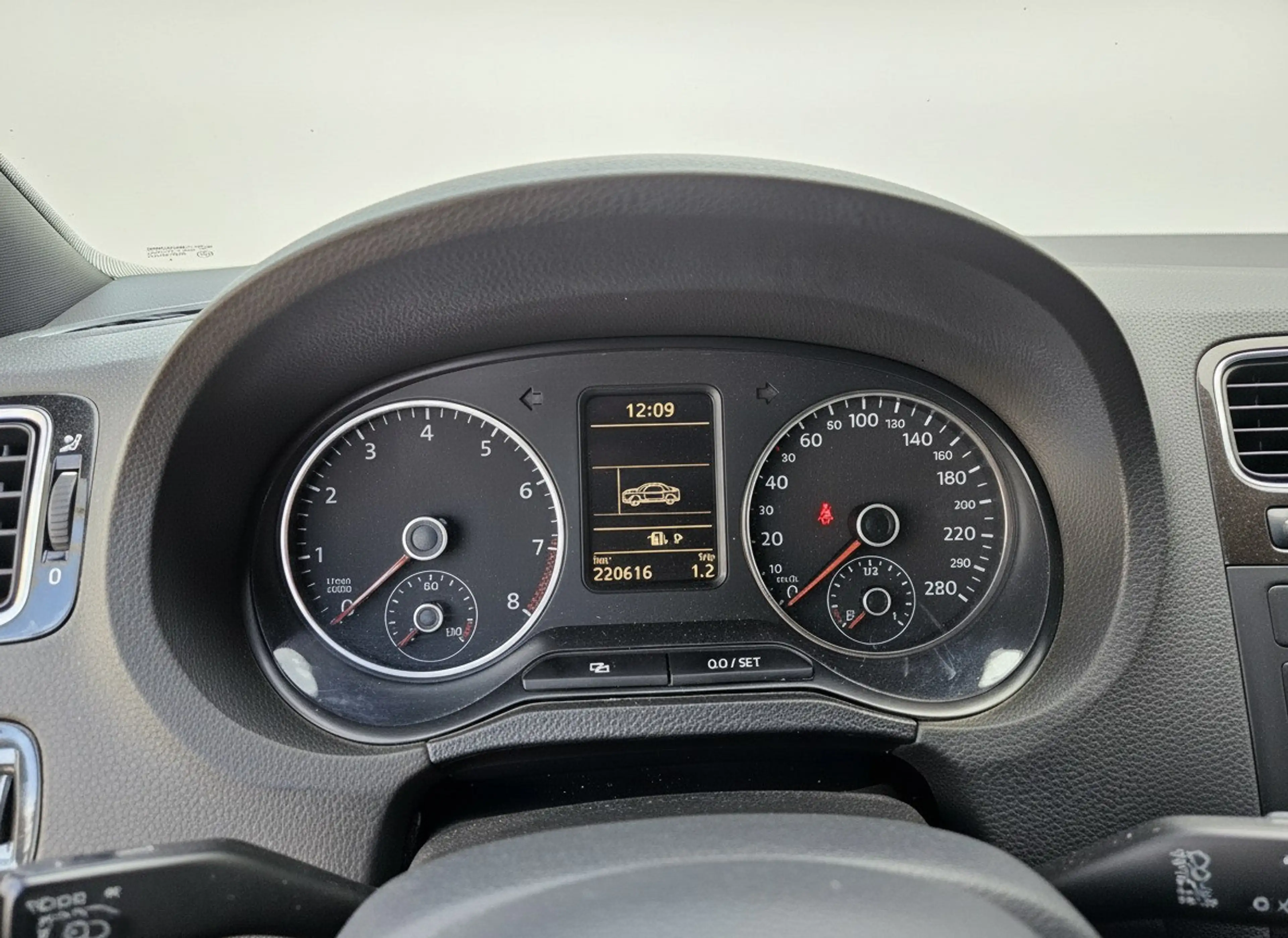 Volkswagen Polo GTI 1.4 TSI — photo 12