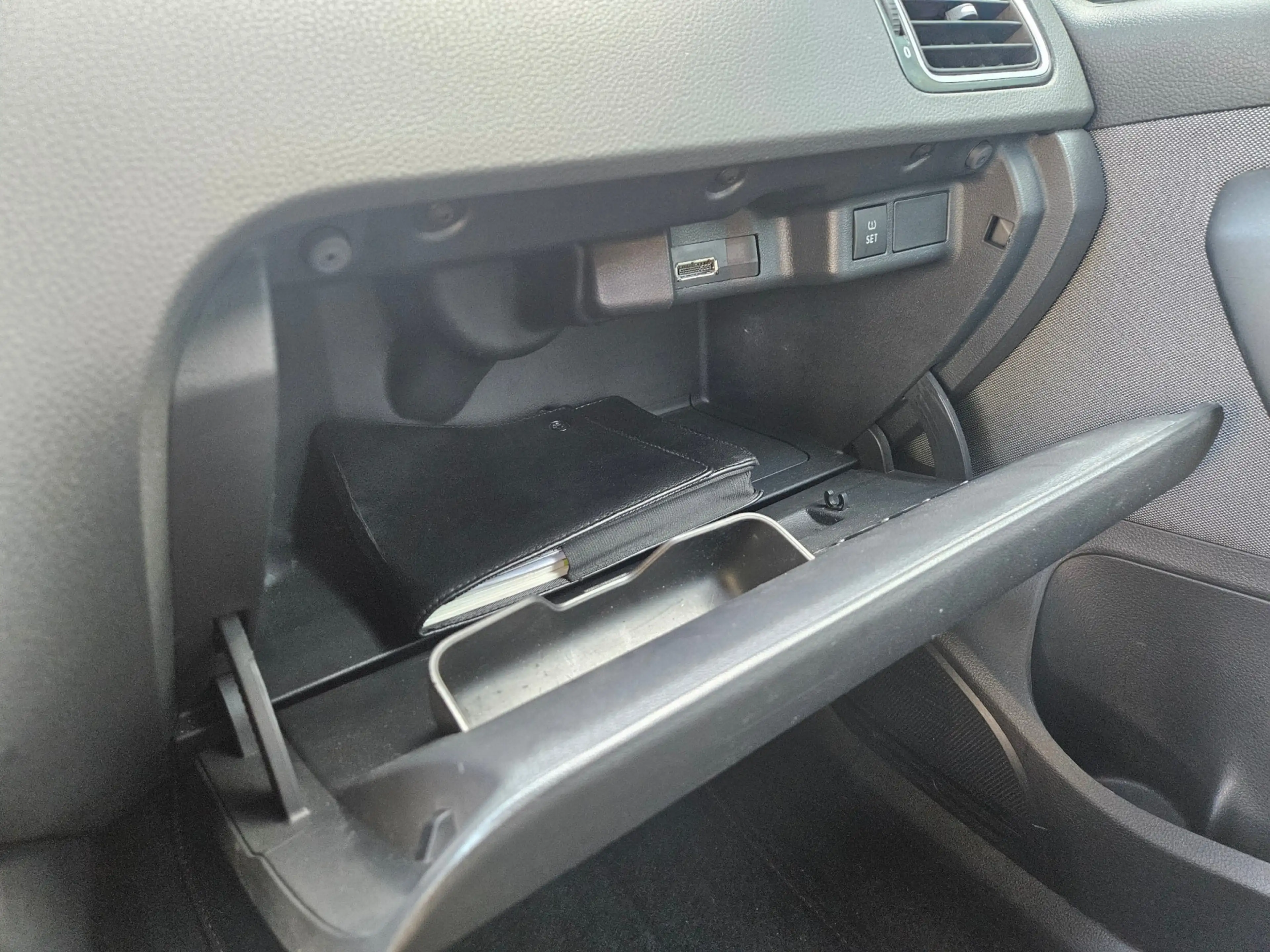 Volkswagen Polo GTI 1.4 TSI — photo 13