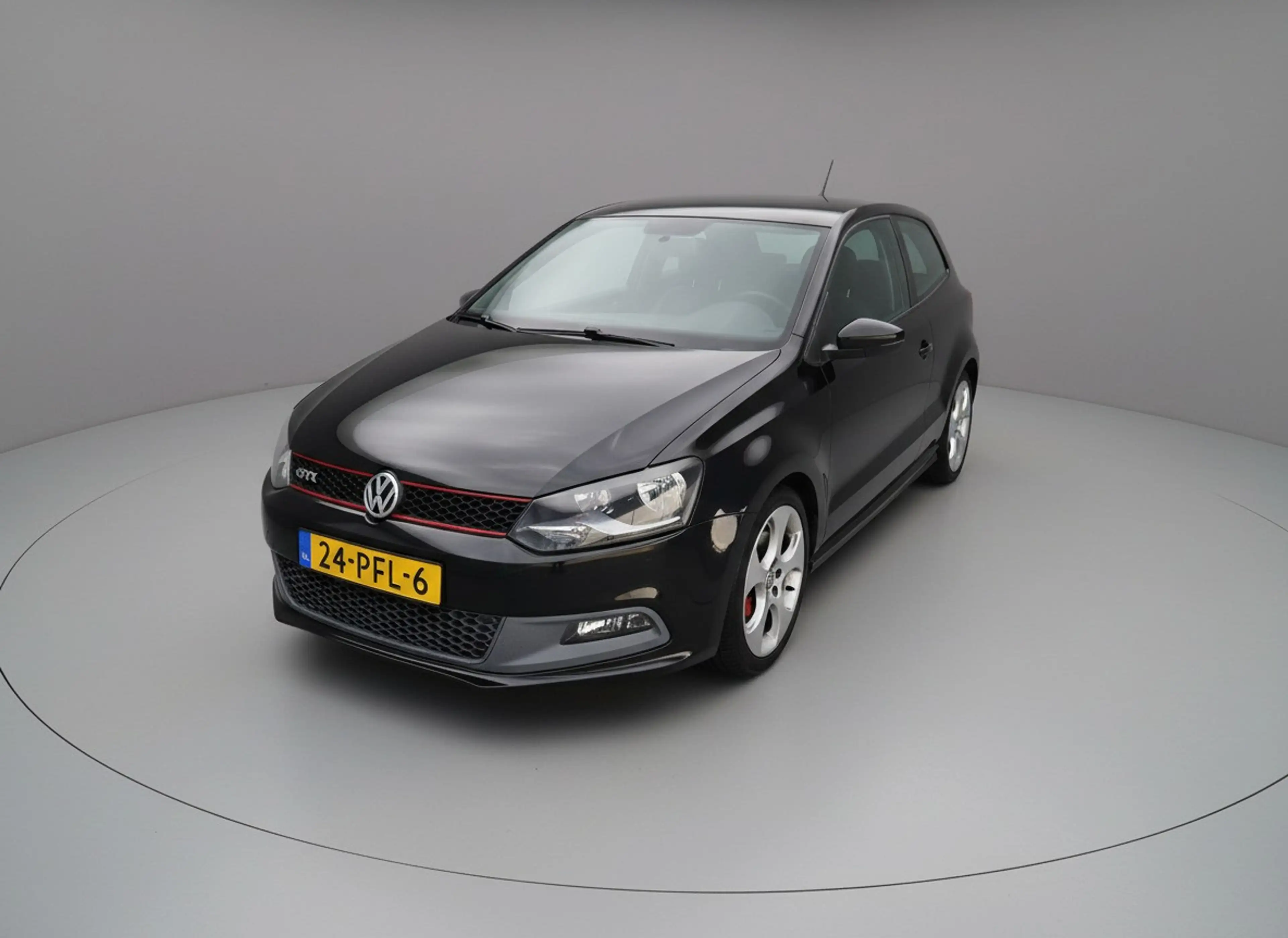 Volkswagen Polo GTI 1.4 TSI — photo 3