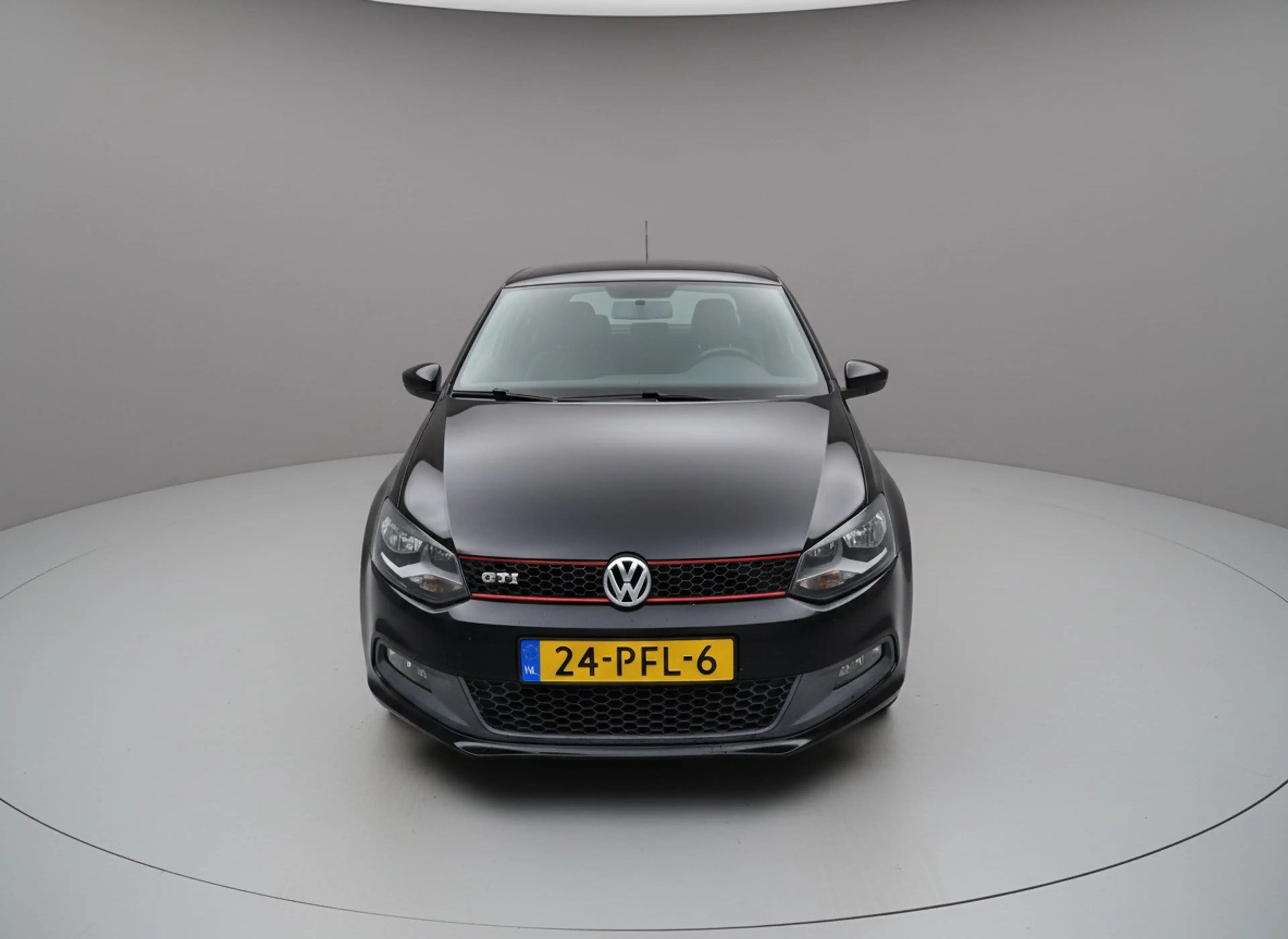 Volkswagen Polo GTI 1.4 TSI — photo 7