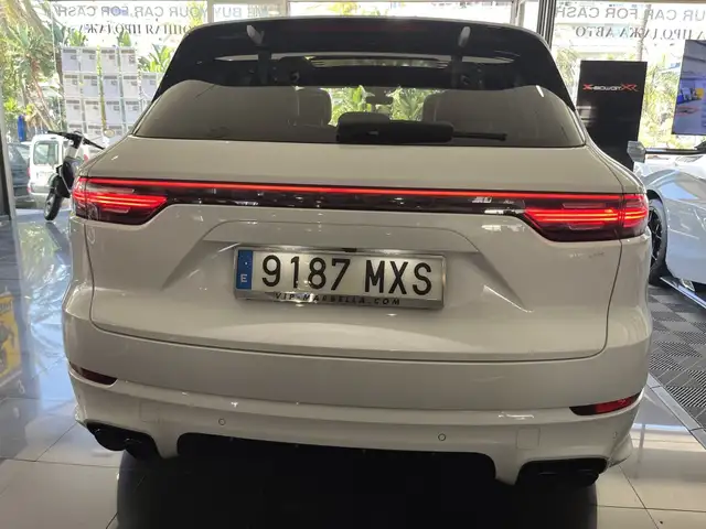 Porsche Cayenne view 6