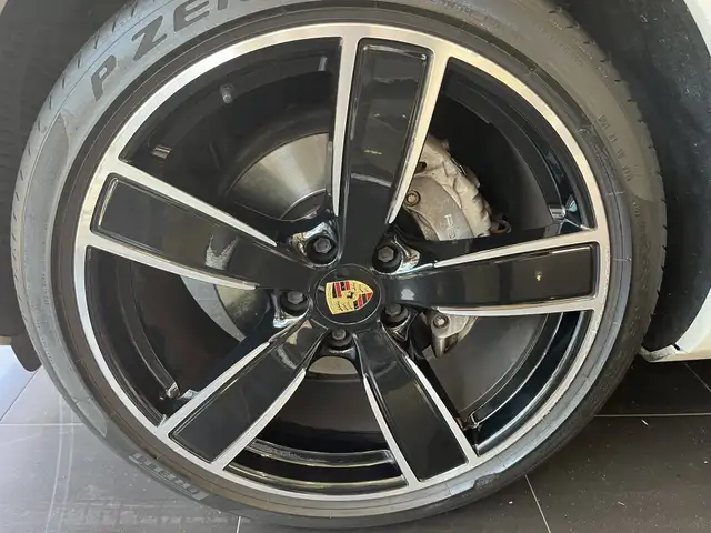 Porsche Cayenne view 10