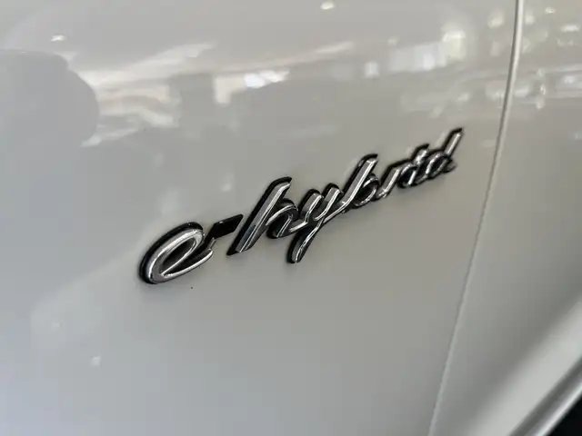 Porsche Cayenne view 11
