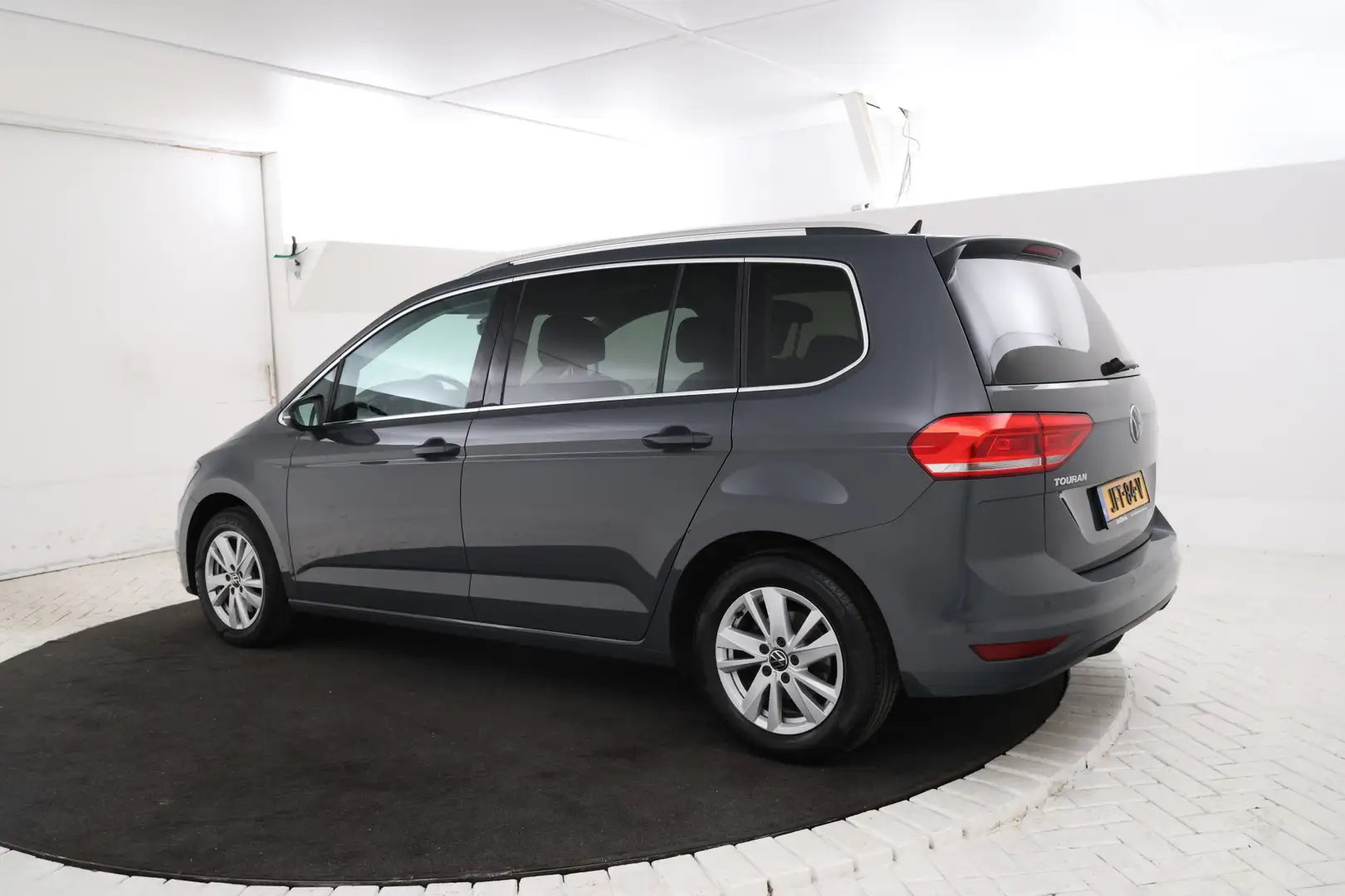 Volkswagen Touran 2.0 TDI SCR Highline 7p 7 persoons, apple carplay, Grijs - 2