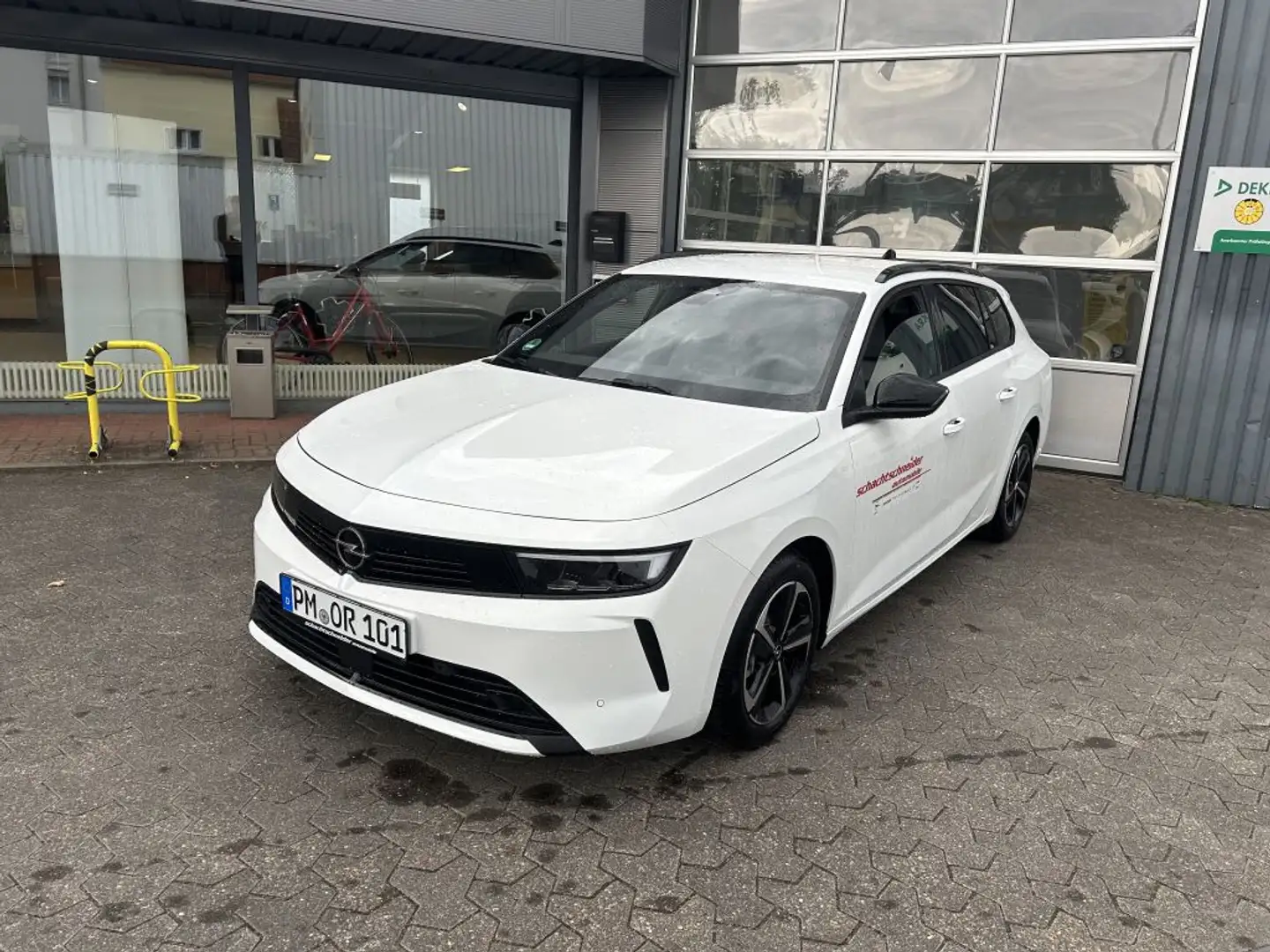 Opel Astra Sports Tourer 1.2 Turbo Automatik Edition (L) Weiß - 2