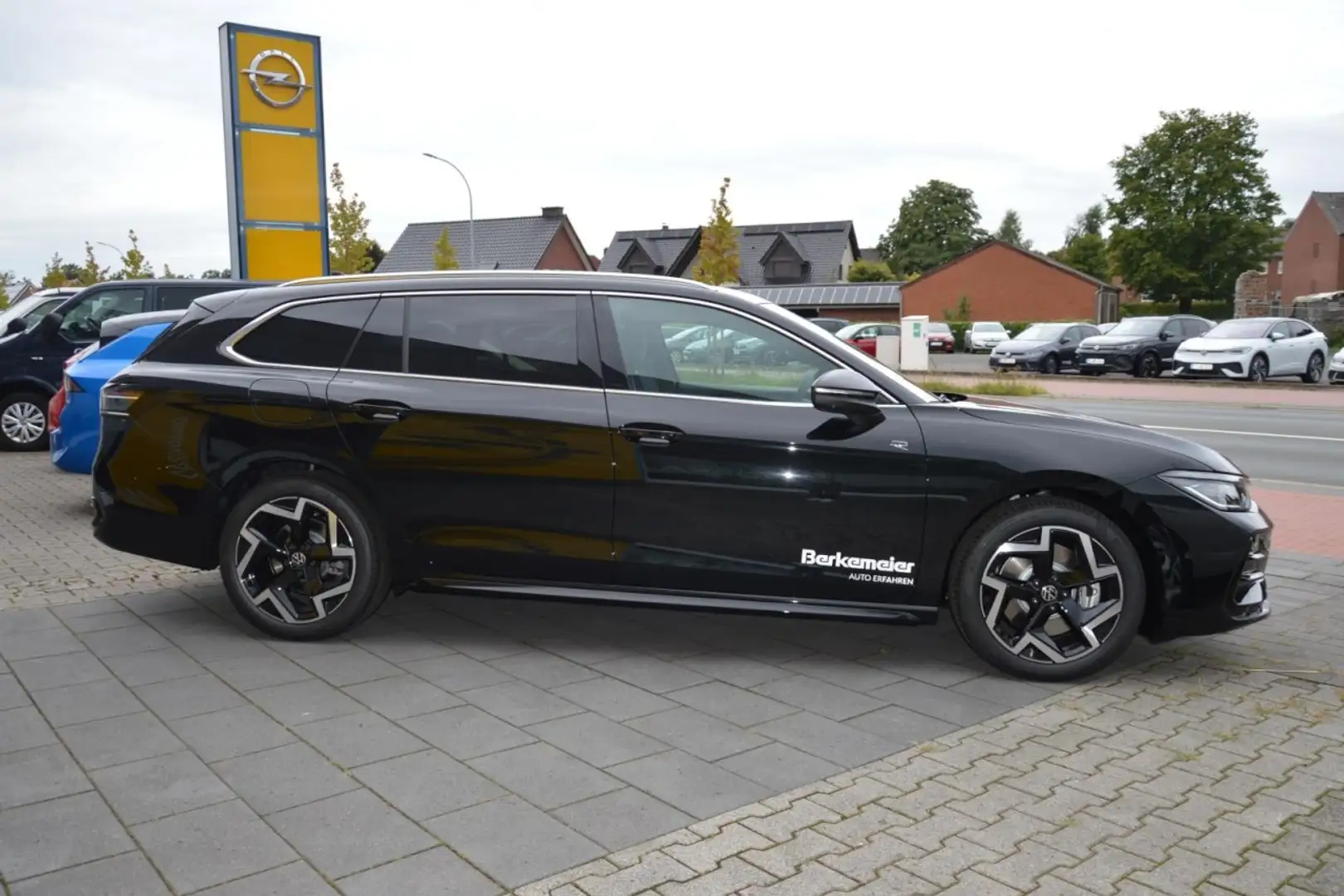 Volkswagen Passat Variant 2.0 TDI 142 kW 4Motion R-Line Schwarz - 2