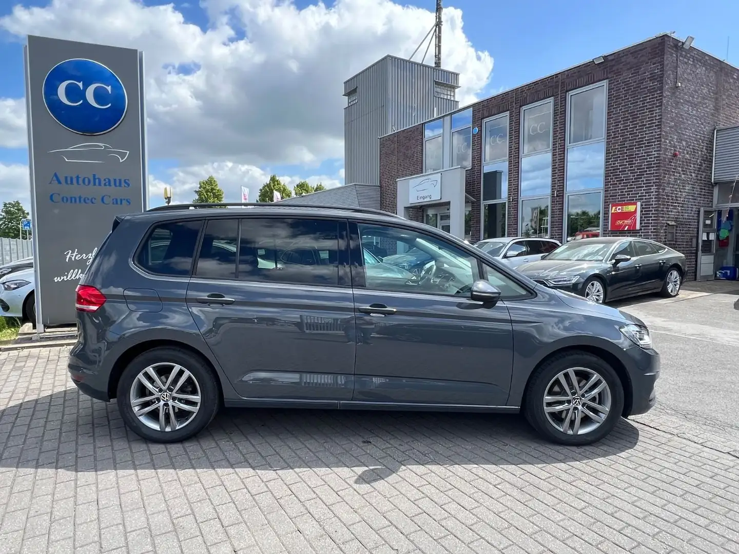 Volkswagen Touran 1.5 TSI Comfortline 7S+KAM+ACC+17Z+3Z+uvm Grau - 1