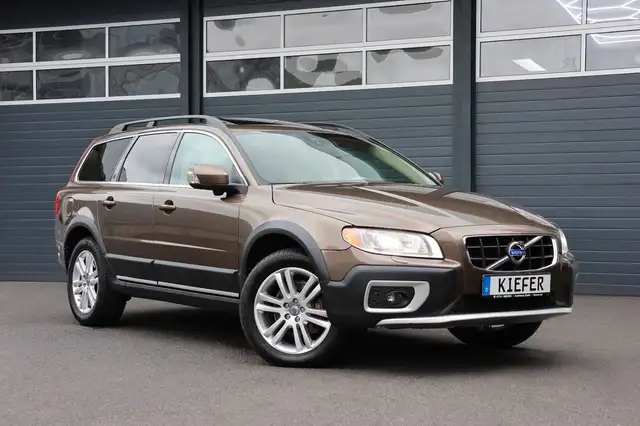 Volvo XC70 T6 AWD/4xSHZ/TOTW/MEMORY/BTH/XENON/R18