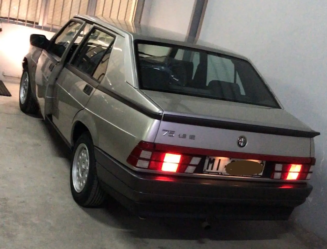 Alfa Romeo 75 1.8 ie, foto 11