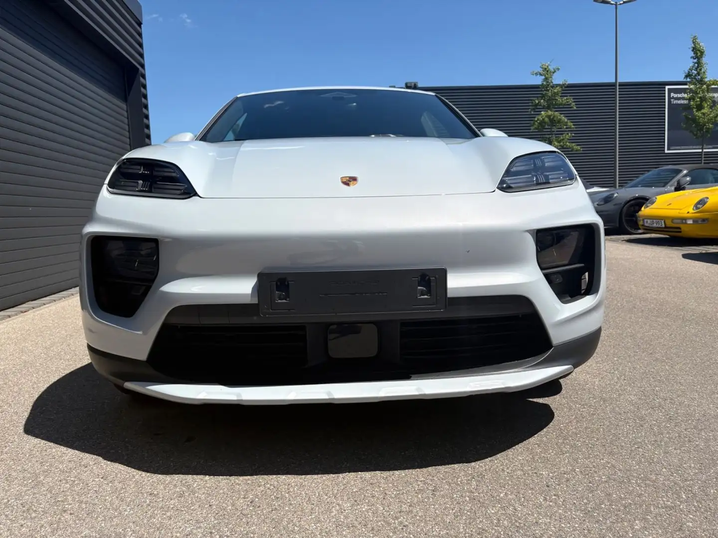 Porsche Macan Electric 4 S-PANO-BOSE-EL.AHK Grau - 1