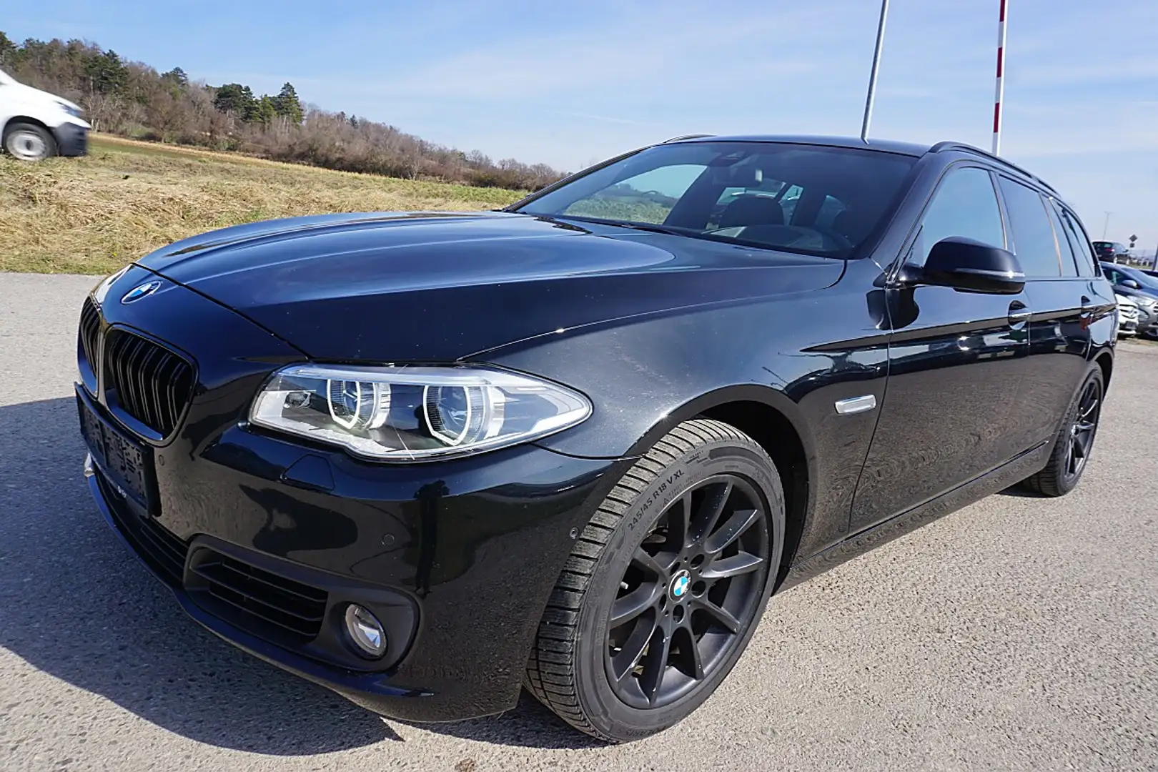 BMW 530 d xDrive Touring Aut. M-Sportpaket Schwarz - 2