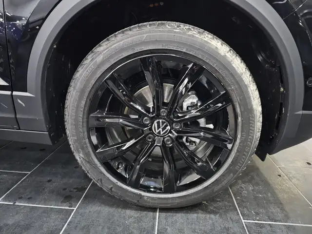 Volkswagen T-Roc view 7