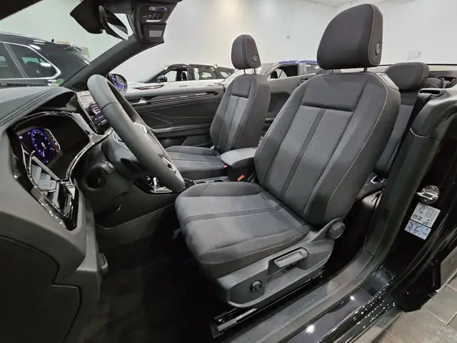 Volkswagen T-Roc view 9
