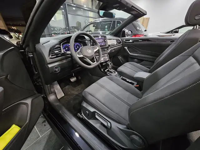 Volkswagen T-Roc view 8