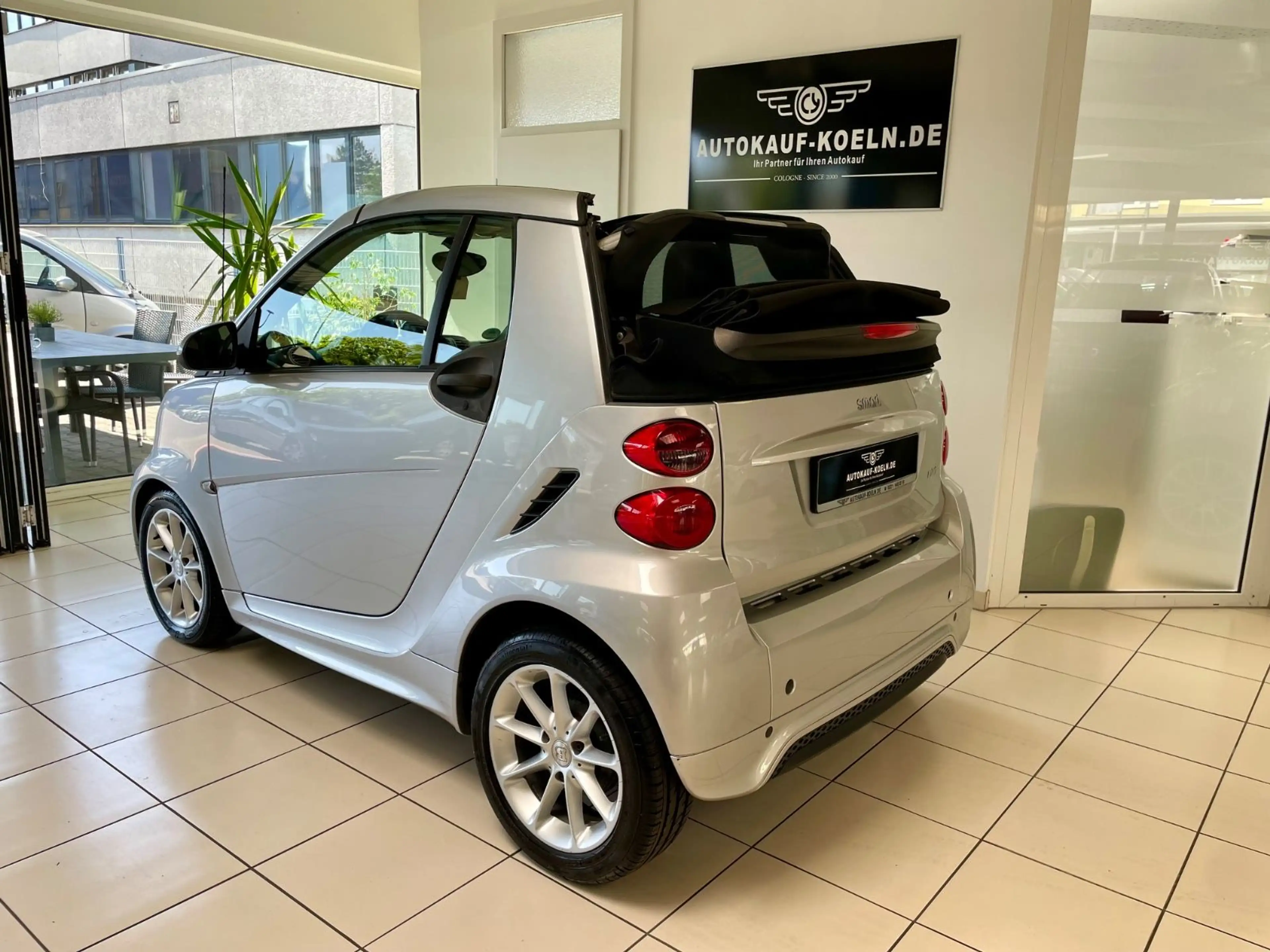 smart forTwo cabrio passion/Servo/Klima/Navi/Alus — photo 4