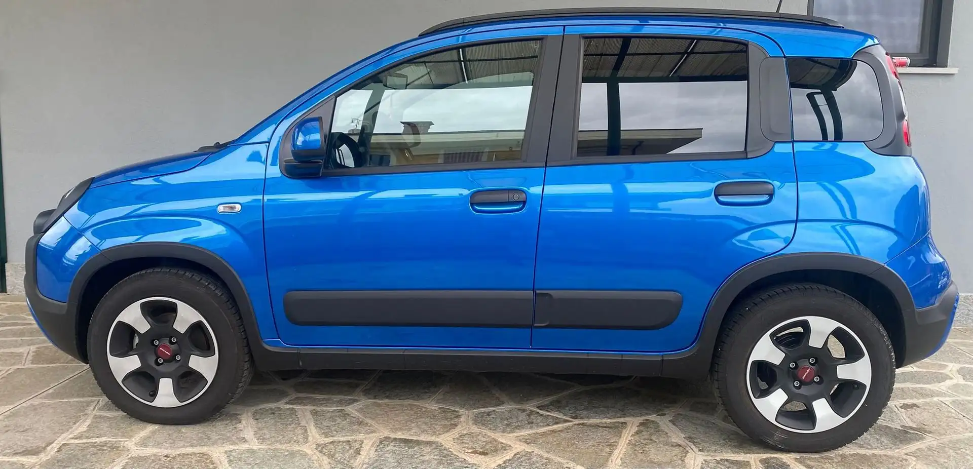 Fiat Panda 1.0 FireFly S&S Hybrid Blau - 2