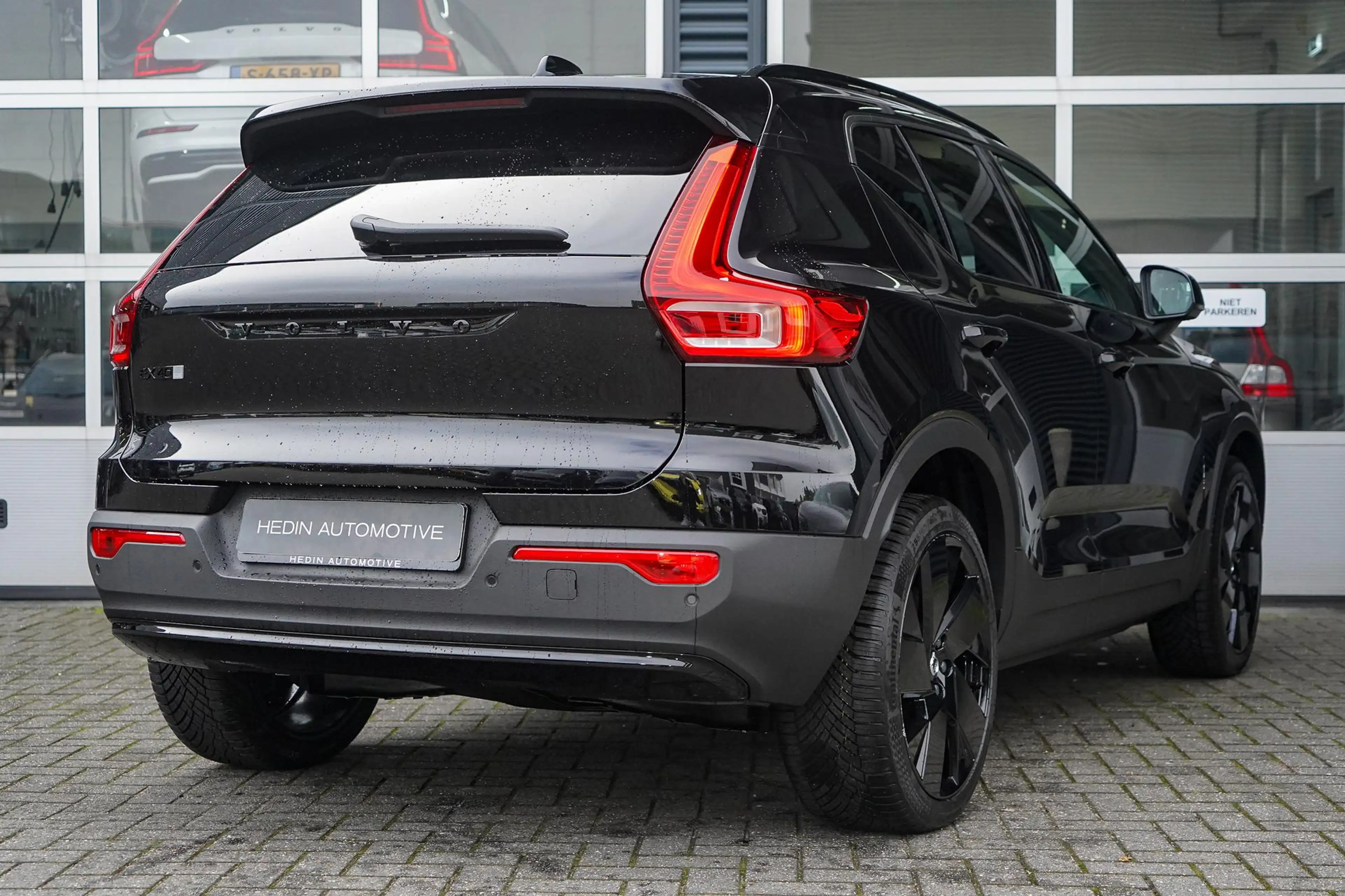 Volvo EX40 Single Motor Extended Range Plus Black Ed. 82 kWh — photo 6