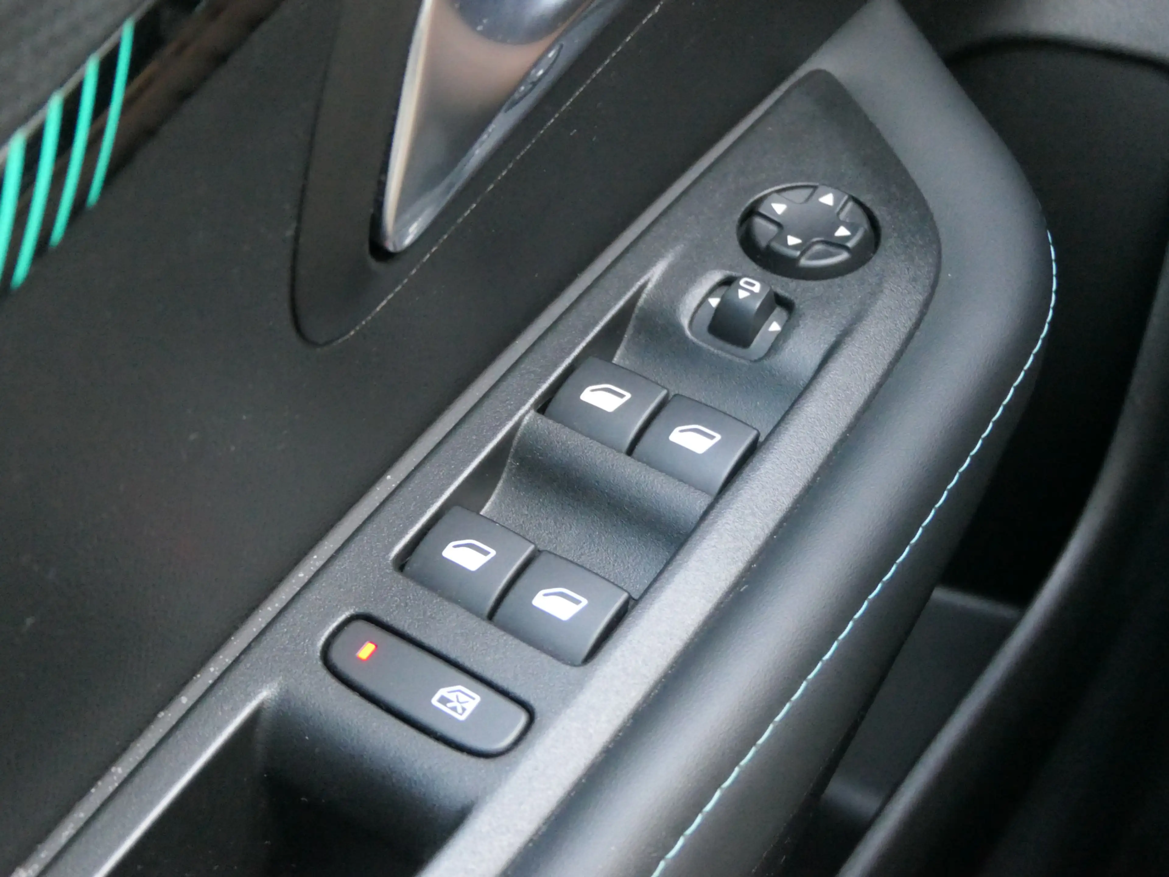 Peugeot e-208 EV Allure Pack 50 kWh | Warmtepomp | Winter Pack — photo 35