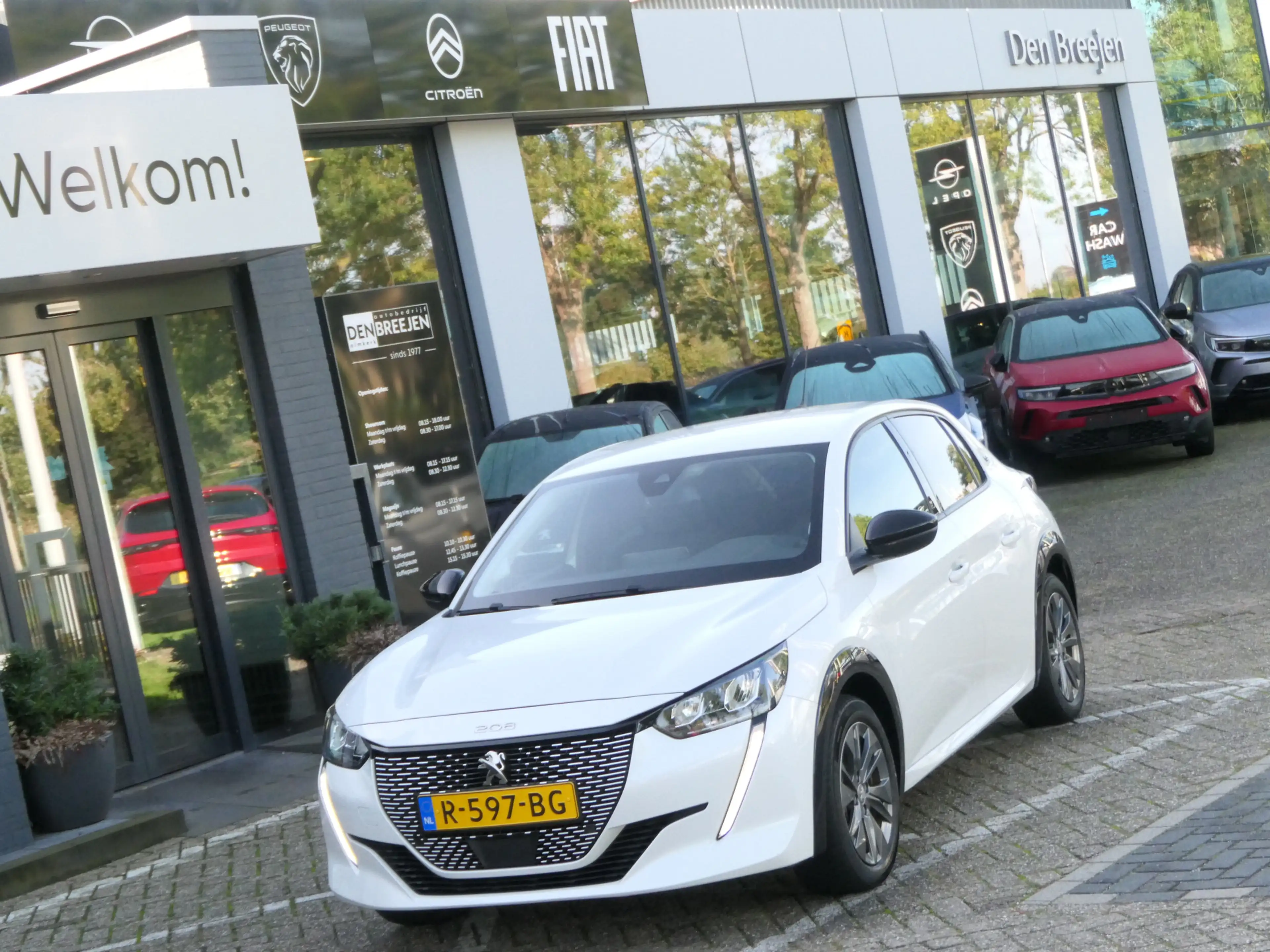 Peugeot e-208 EV Allure Pack 50 kWh | Warmtepomp | Winter Pack — photo 13